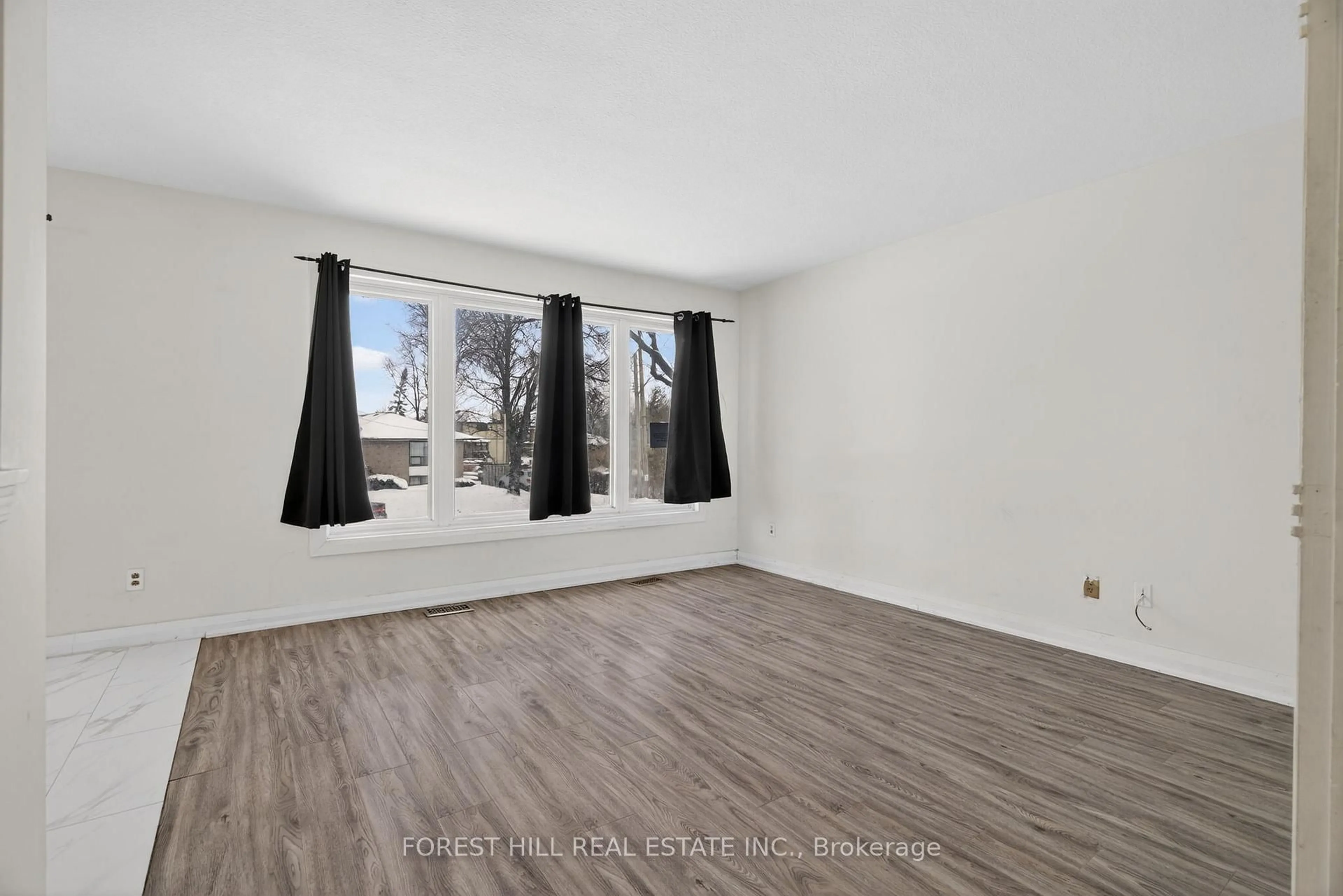 A pic of a room for 21 Caulfield Rd, Toronto Ontario M9W 1X1