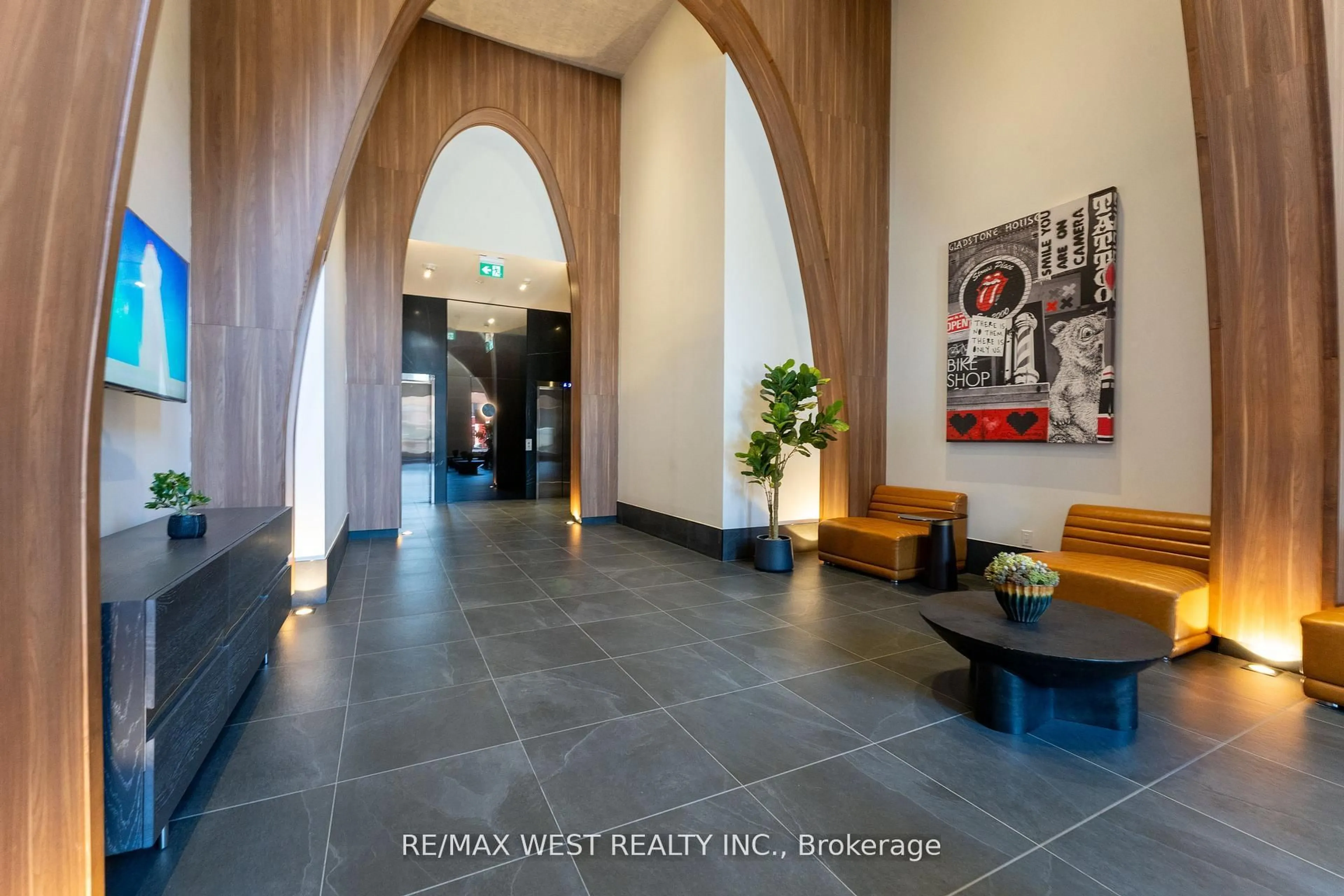 Lobby for 270 Dufferin St #1207, Toronto Ontario M6K 0H8