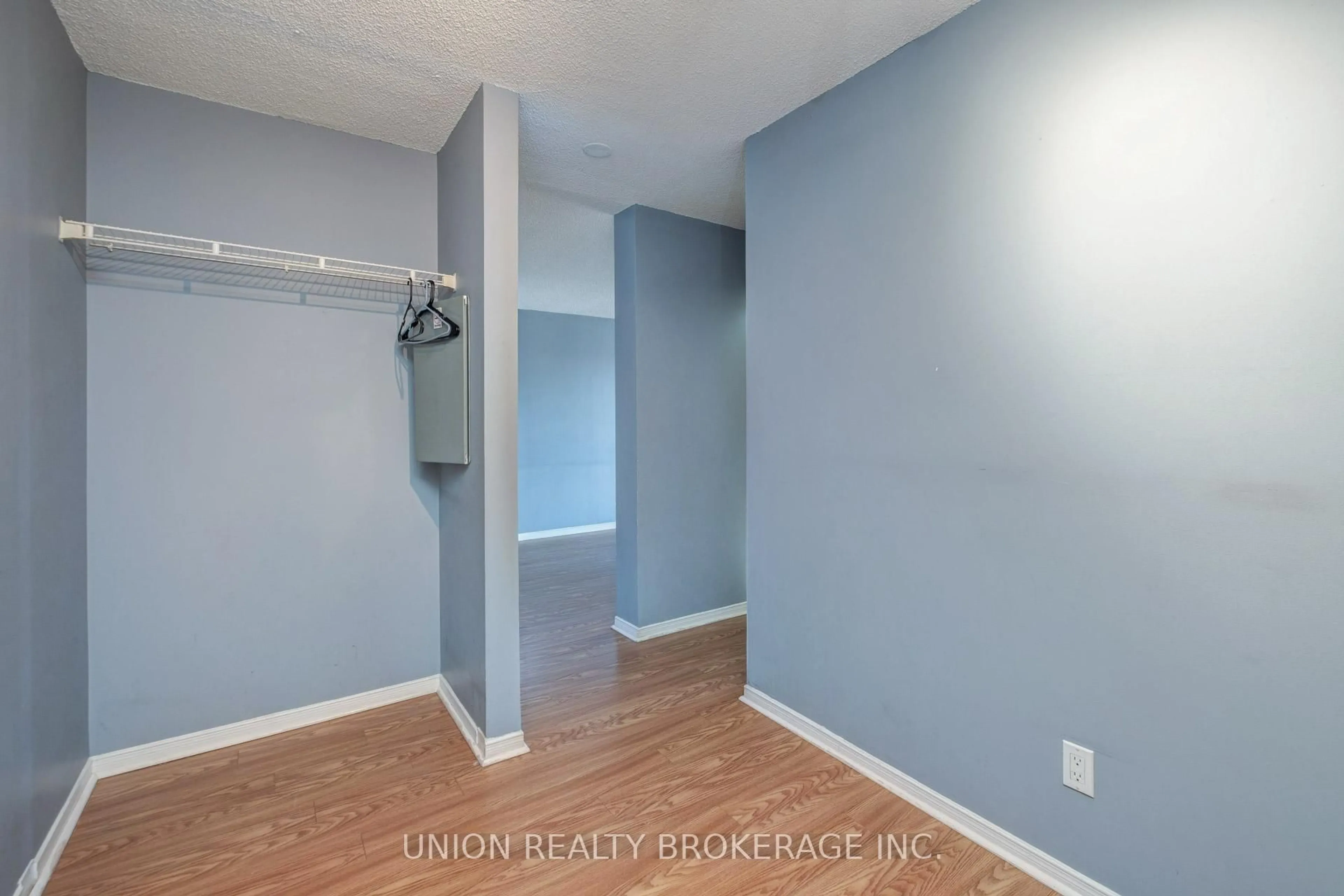A pic of a room for 145 Hillcrest Ave #807, Mississauga Ontario L5B 3Z1