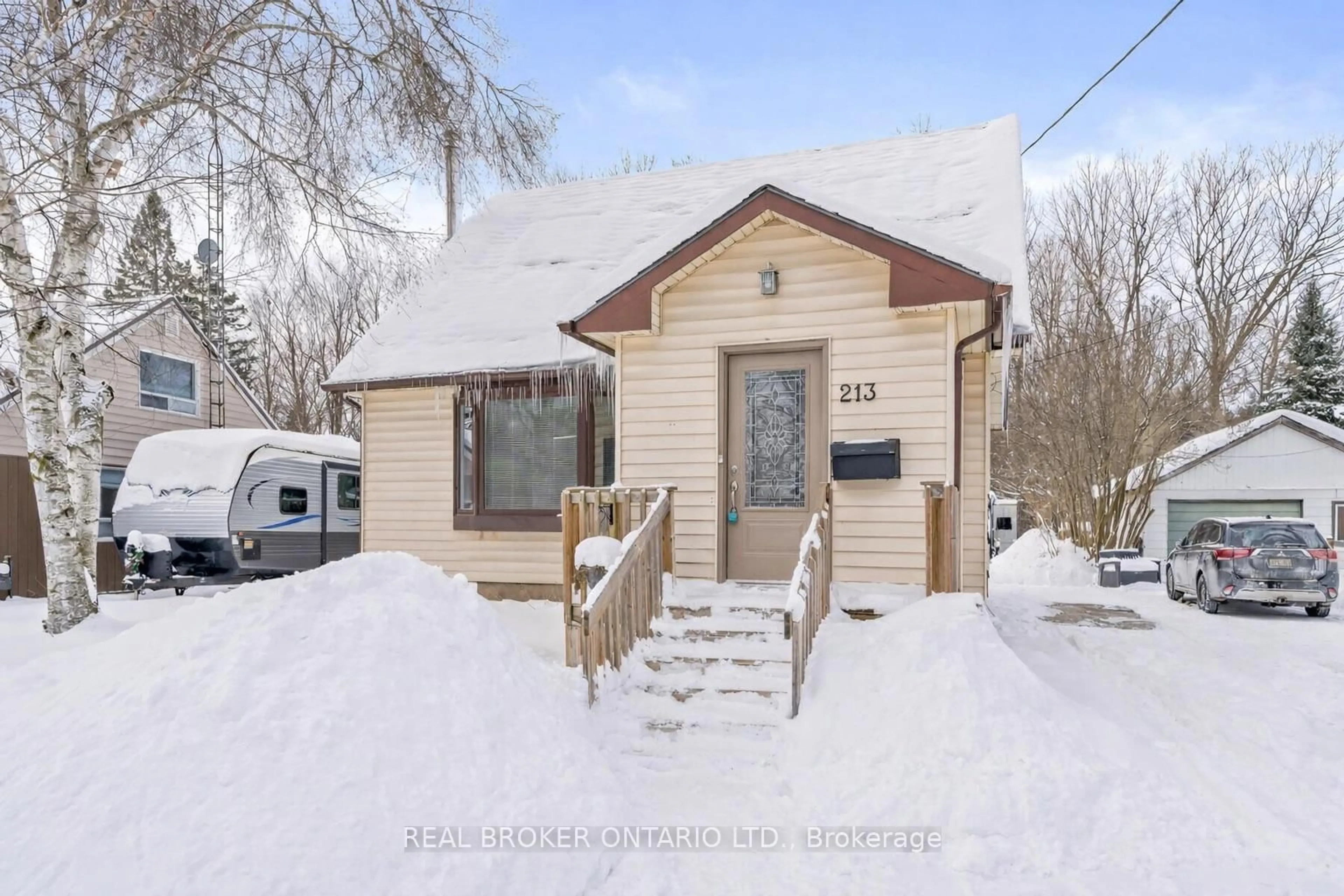 Unknown for 213 Mason Blvd, Halton Hills Ontario L7J 1A7