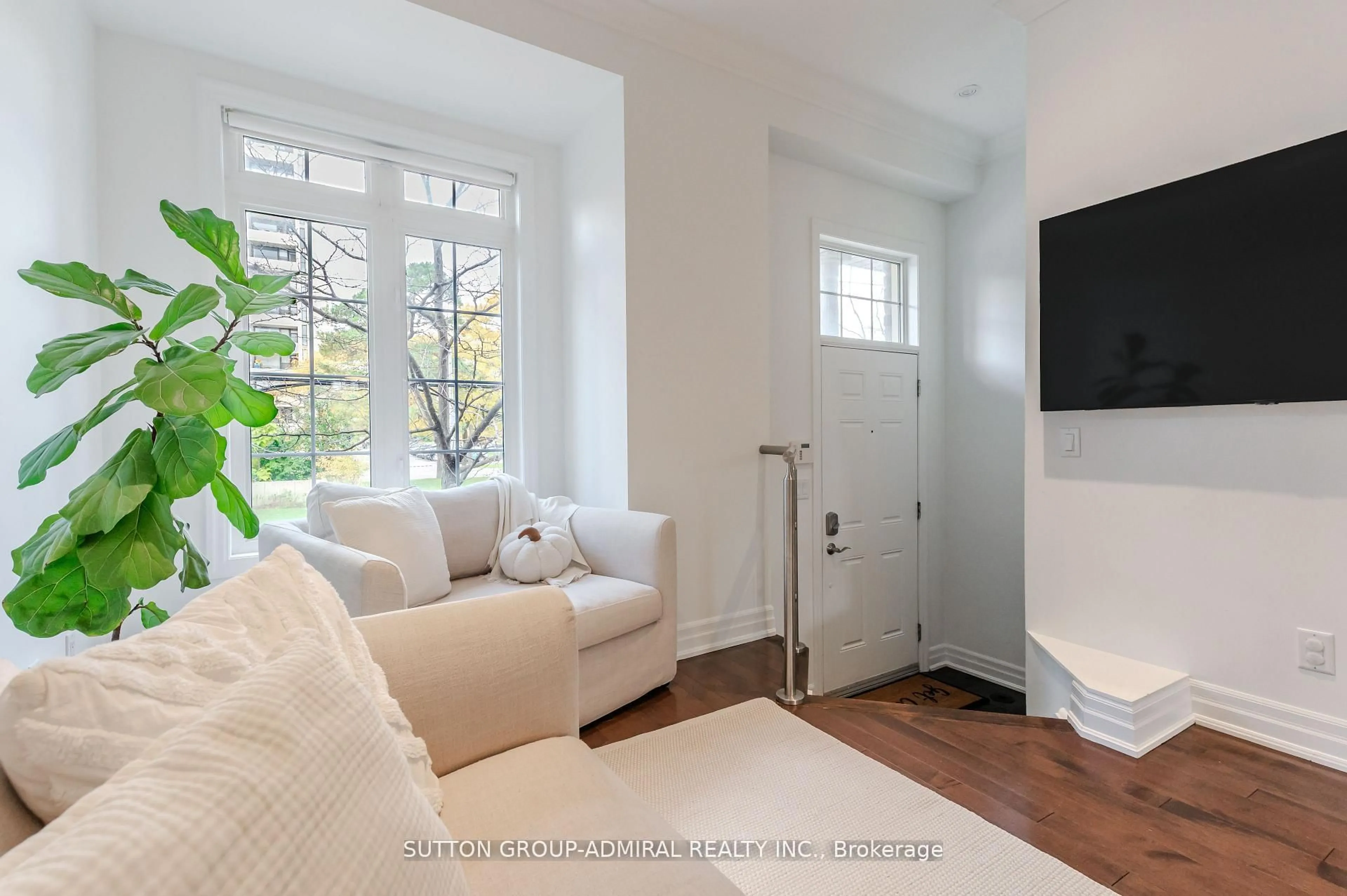 Unknown for 341 Royal York Rd, Toronto Ontario M8Y 2P8