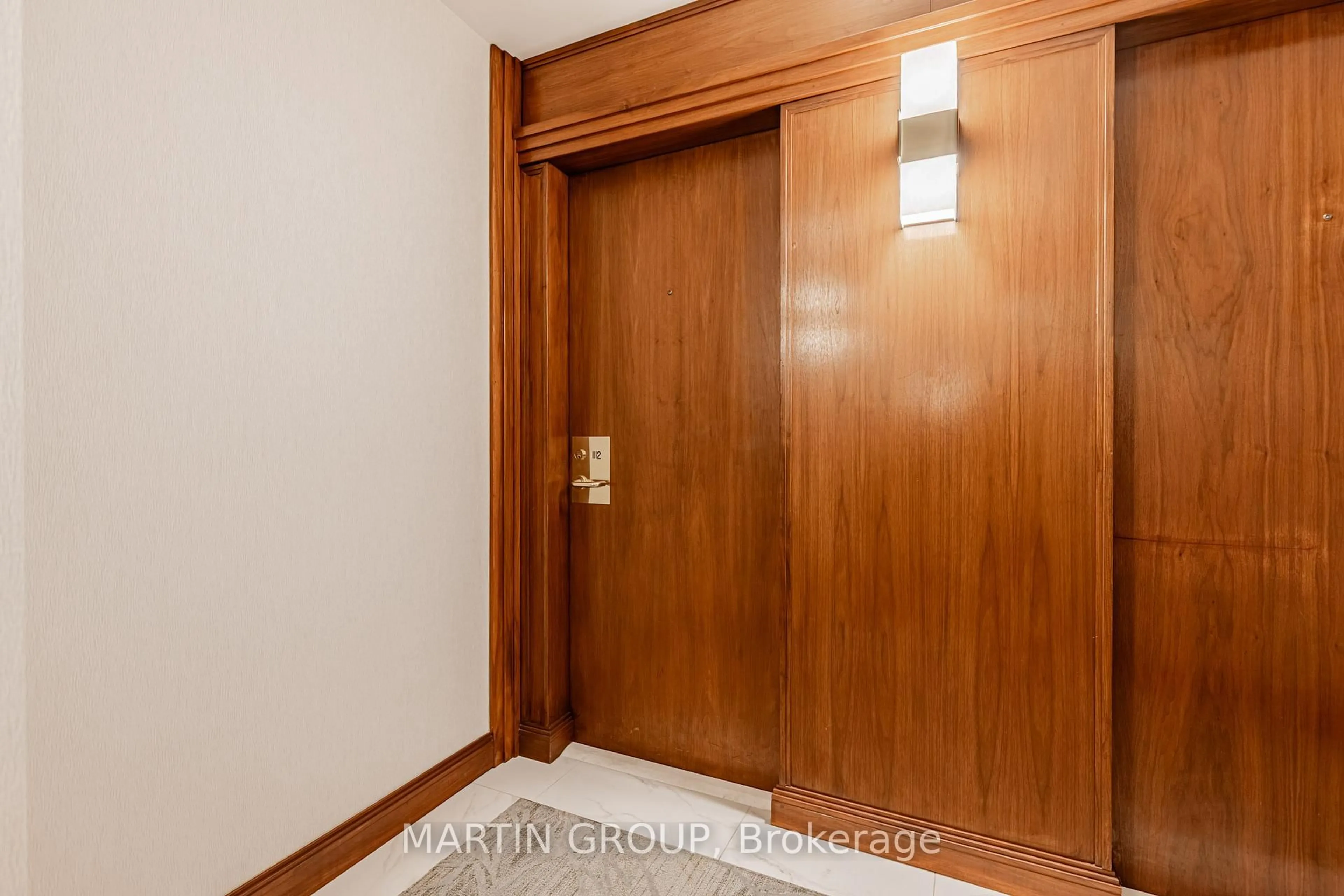 Indoor entryway for 1 Palace Pier Crt #1112, Toronto Ontario M8V 3W9