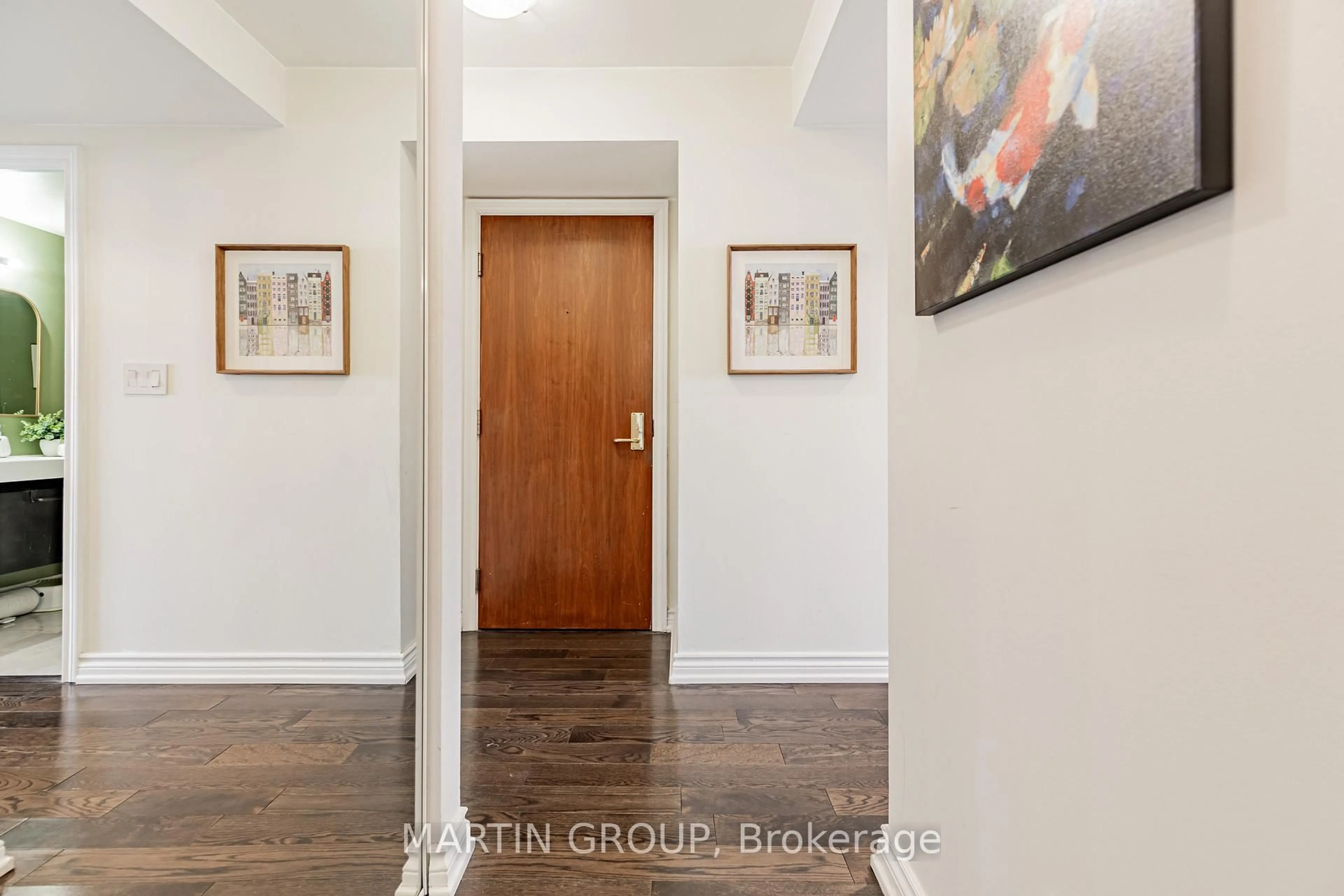 Indoor entryway for 1 Palace Pier Crt #1112, Toronto Ontario M8V 3W9