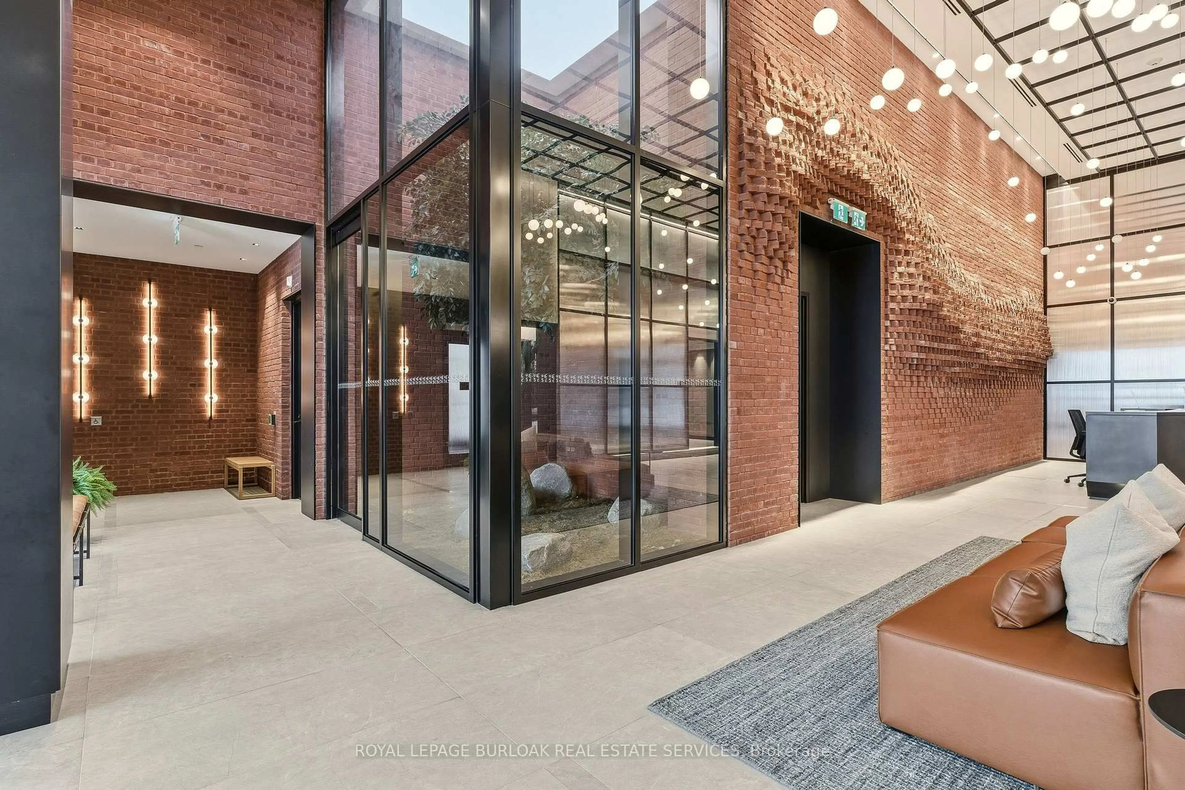 Indoor foyer for 3200 William Coltson Ave #102, Oakville Ontario L6H 7W6