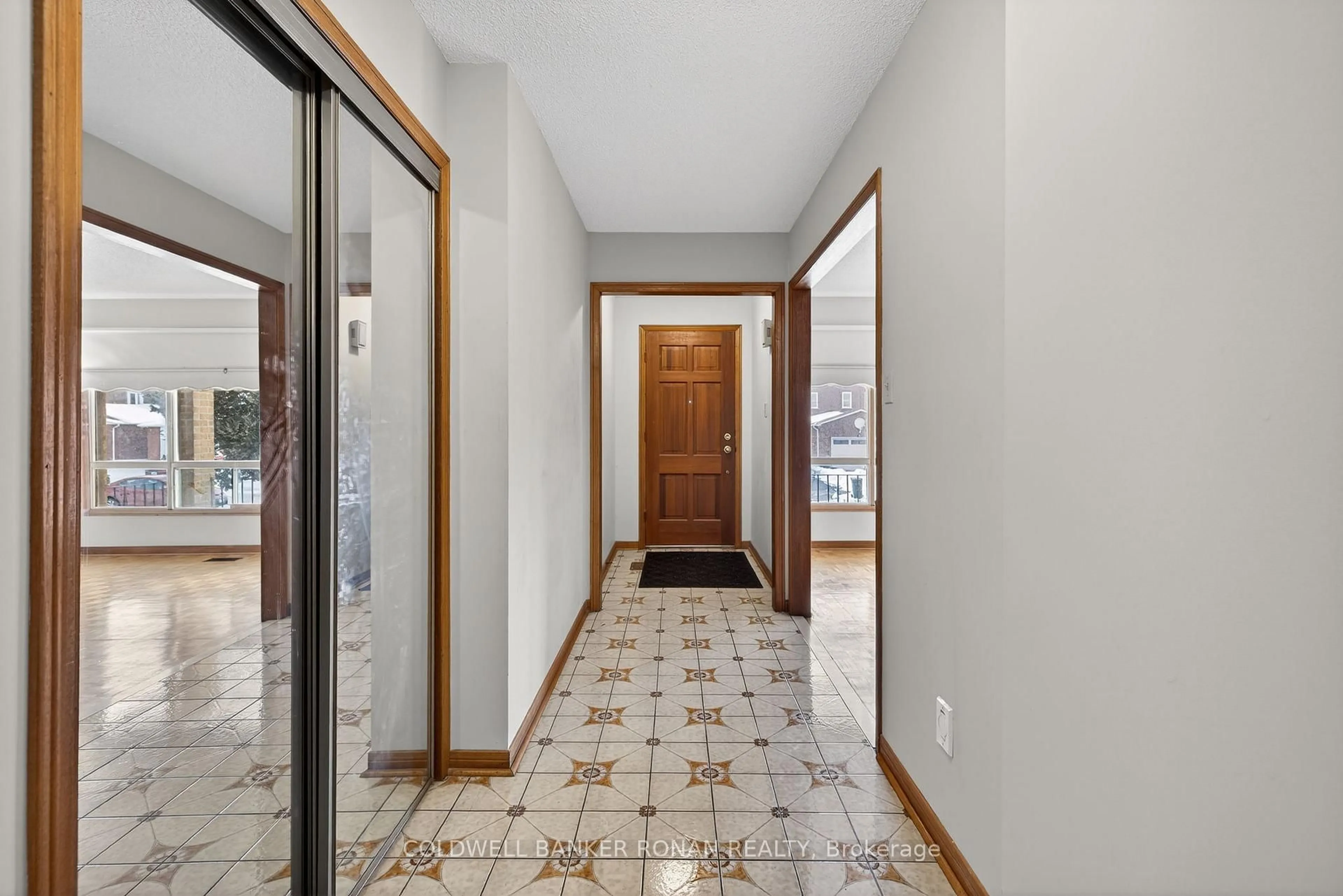 Indoor foyer for 74 Minglehaze Dr, Toronto Ontario M9V 4W9