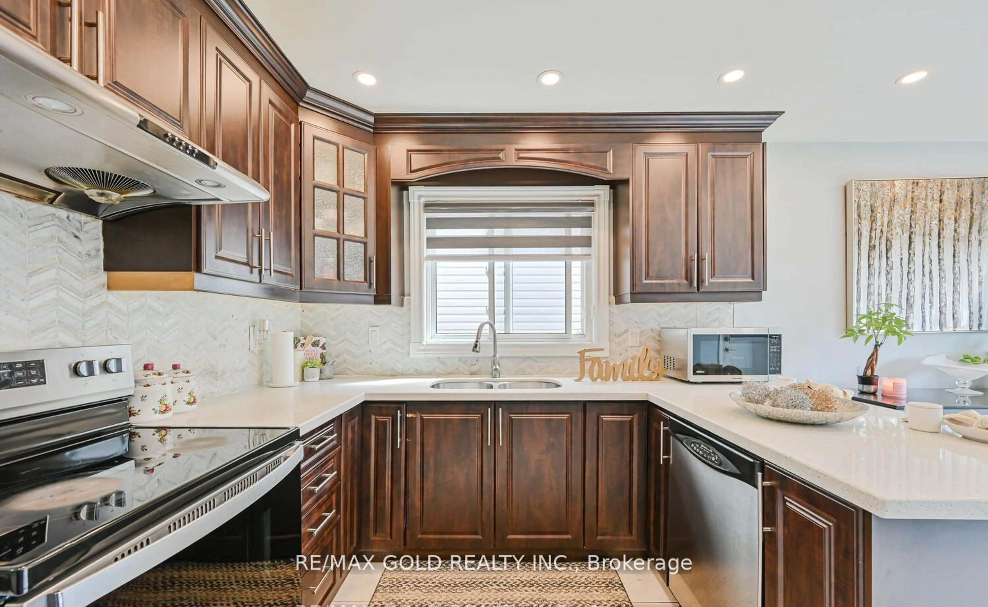 Contemporary kitchen, ceramic/tile floor for 101 Beaconsfield Ave, Brampton Ontario L6Y 4R6