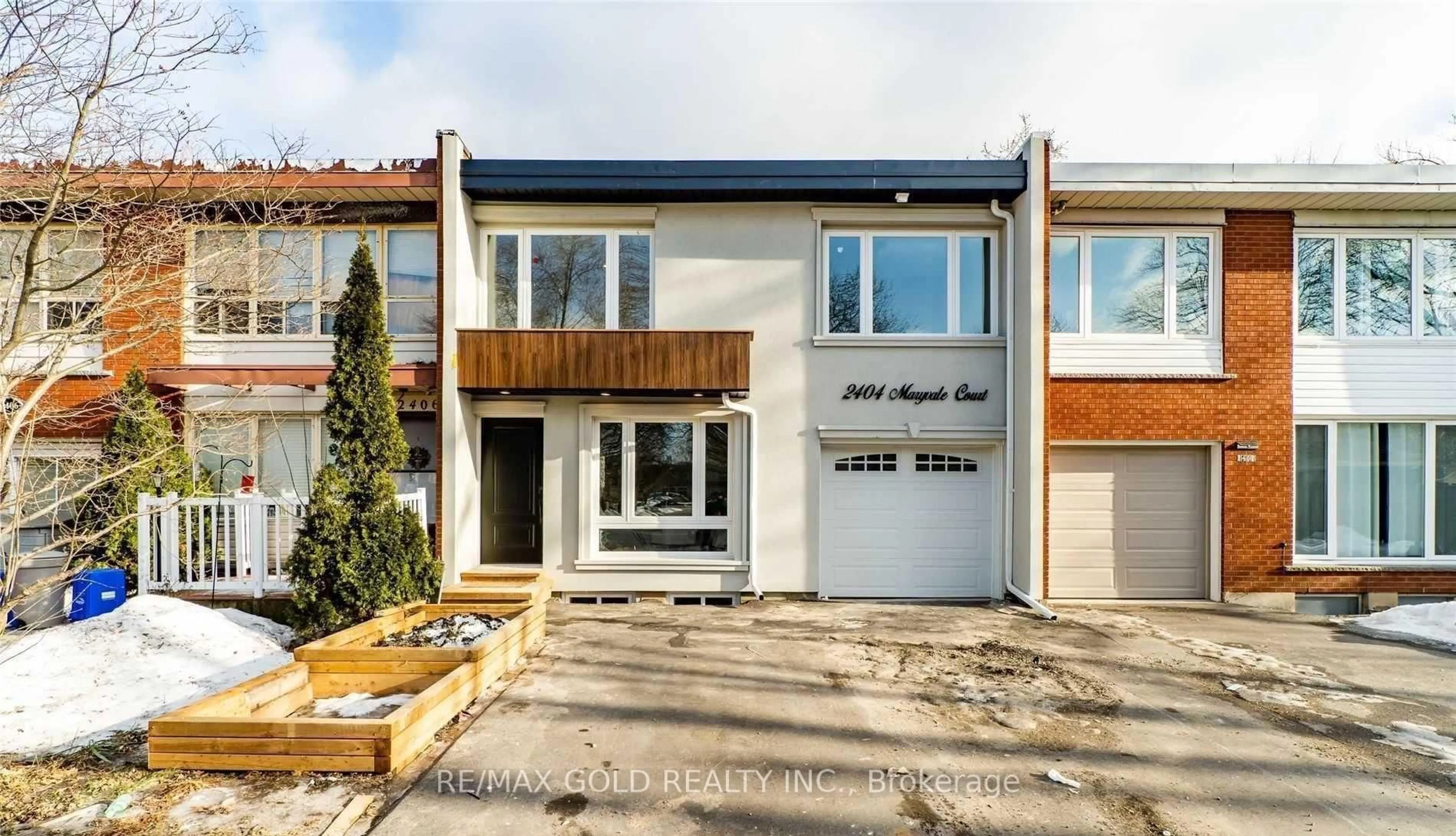 Home with brick exterior material, street for 2404 Maryvale Crt, Burlington Ontario L7P 2P2