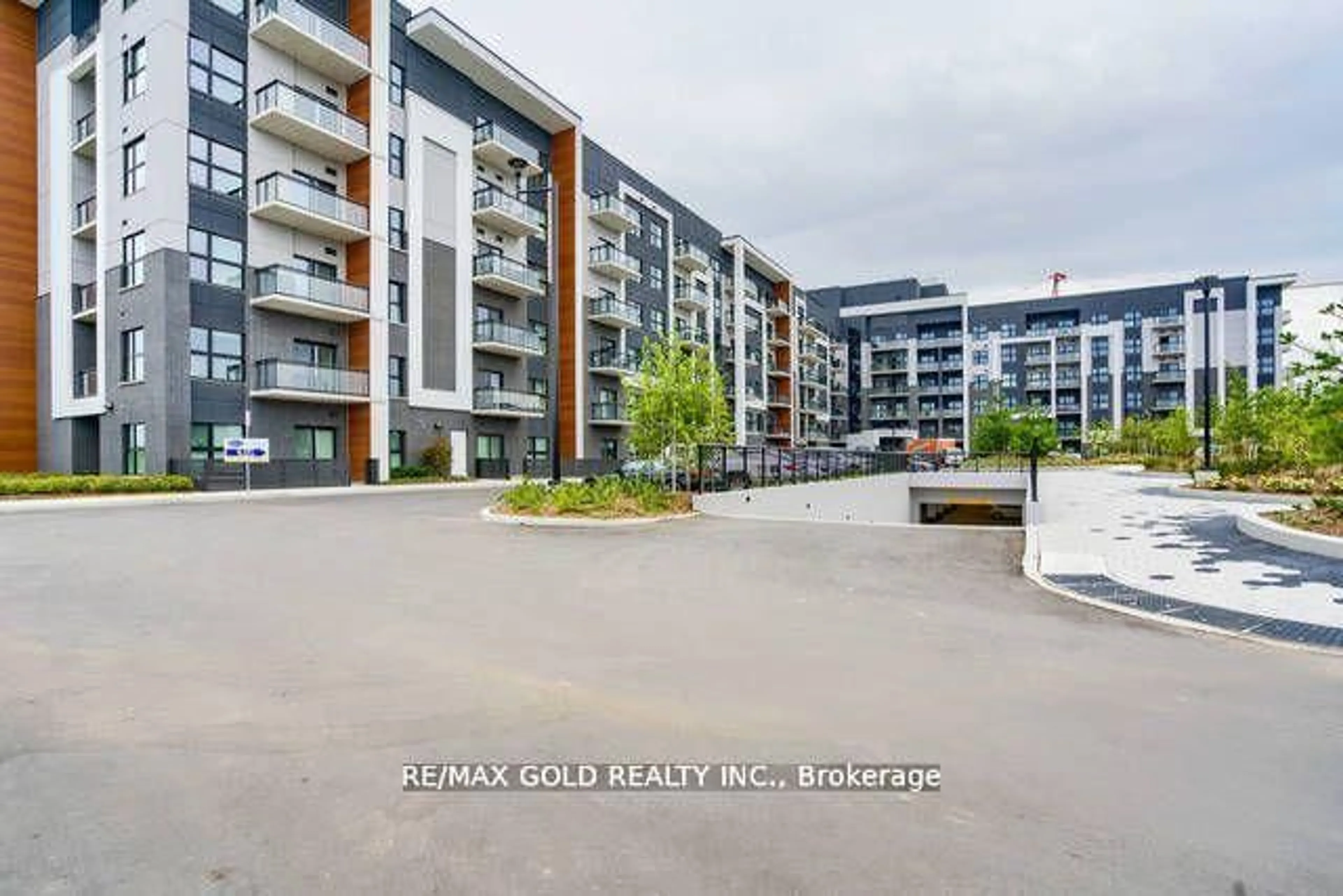 A pic from outside/outdoor area/front of a property/back of a property/a pic from drone, unknown for 128 Grovewood Common #607, Oakville Ontario L6H 0X3