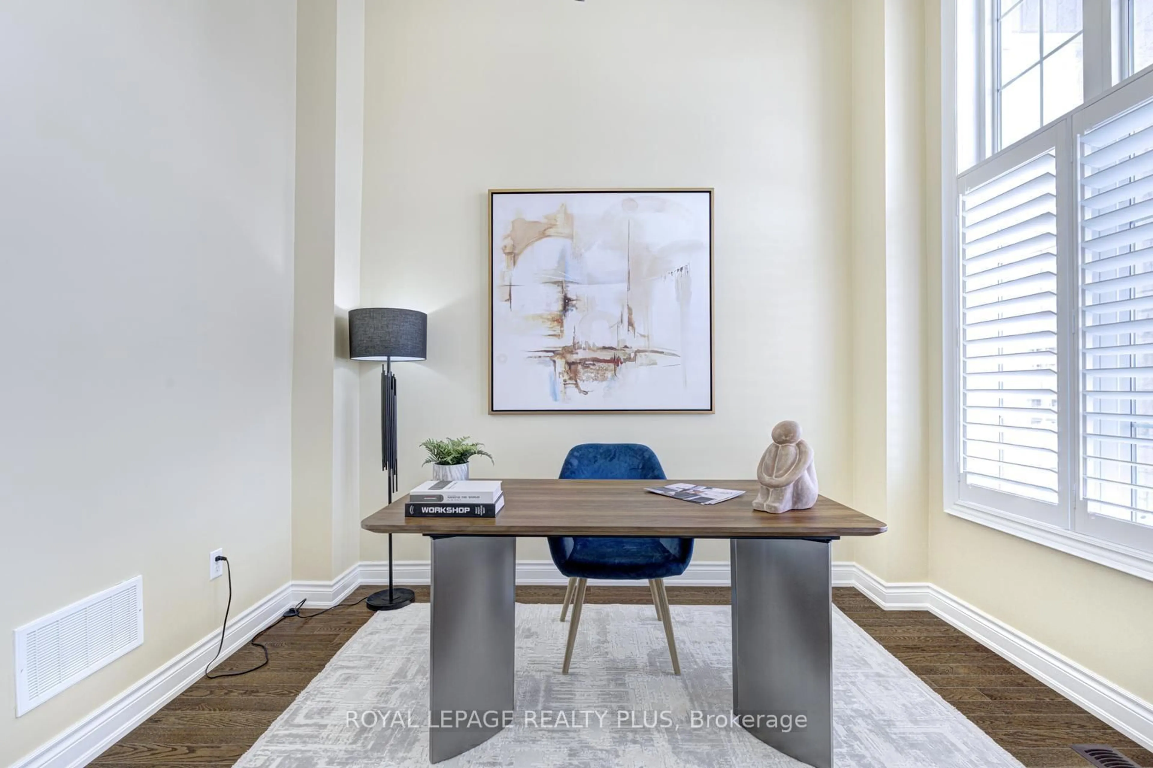 A pic of a room for 3146 Southwind Rd, Mississauga Ontario L5M 0V8