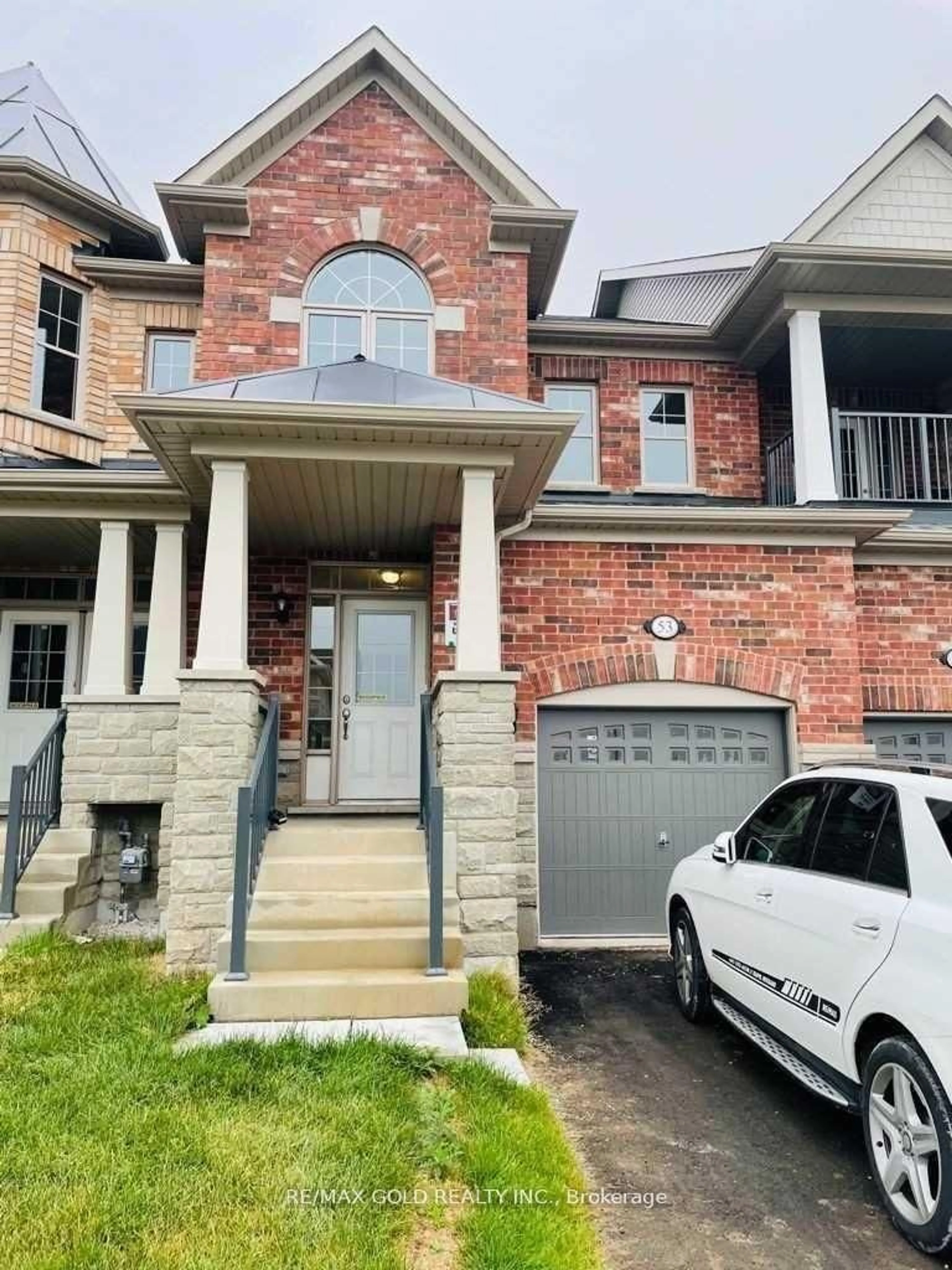 Home with brick exterior material, street for 53 Finegan Circ, Brampton Ontario L7A 4Z8