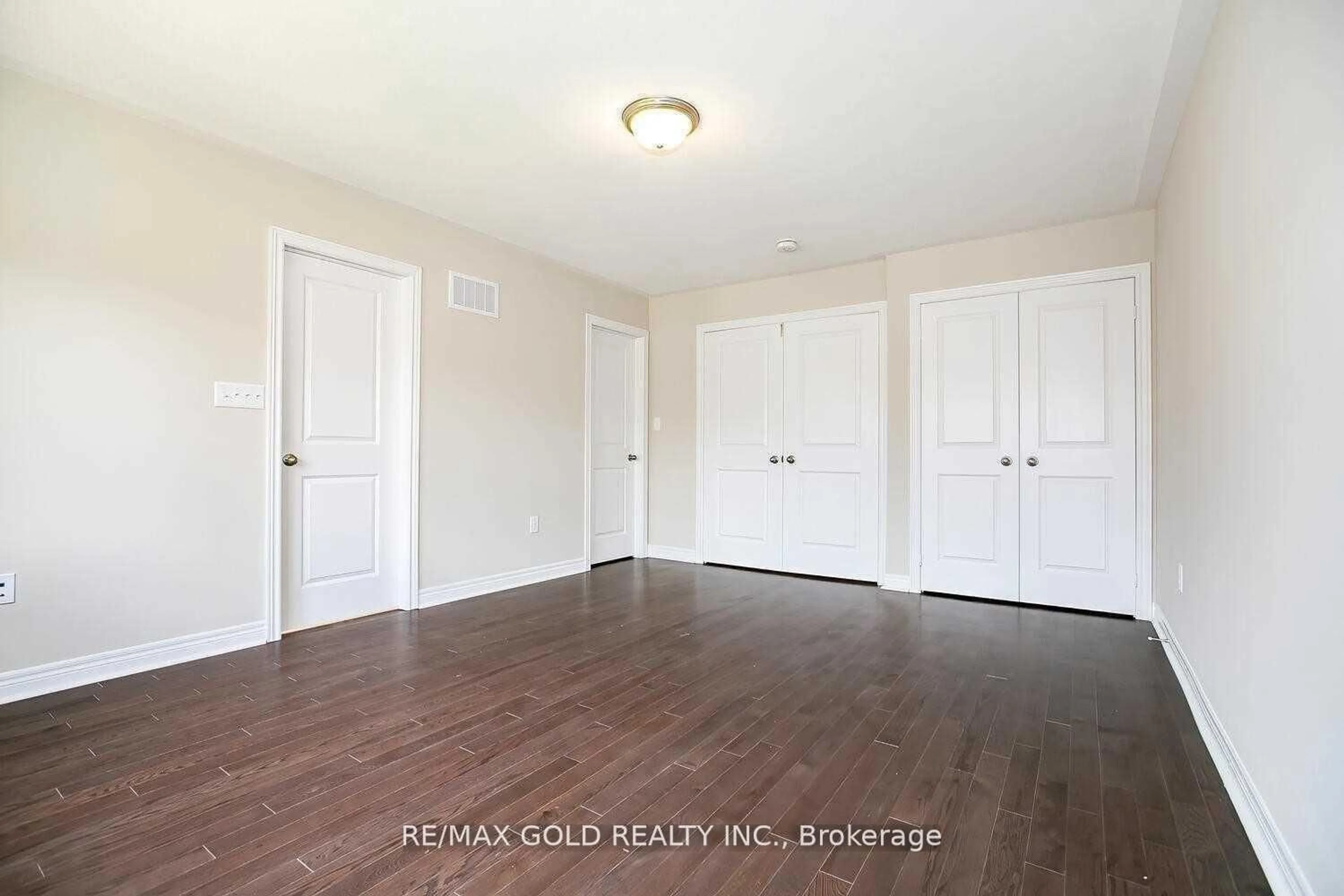 A pic of a room for 53 Finegan Circ, Brampton Ontario L7A 4Z8