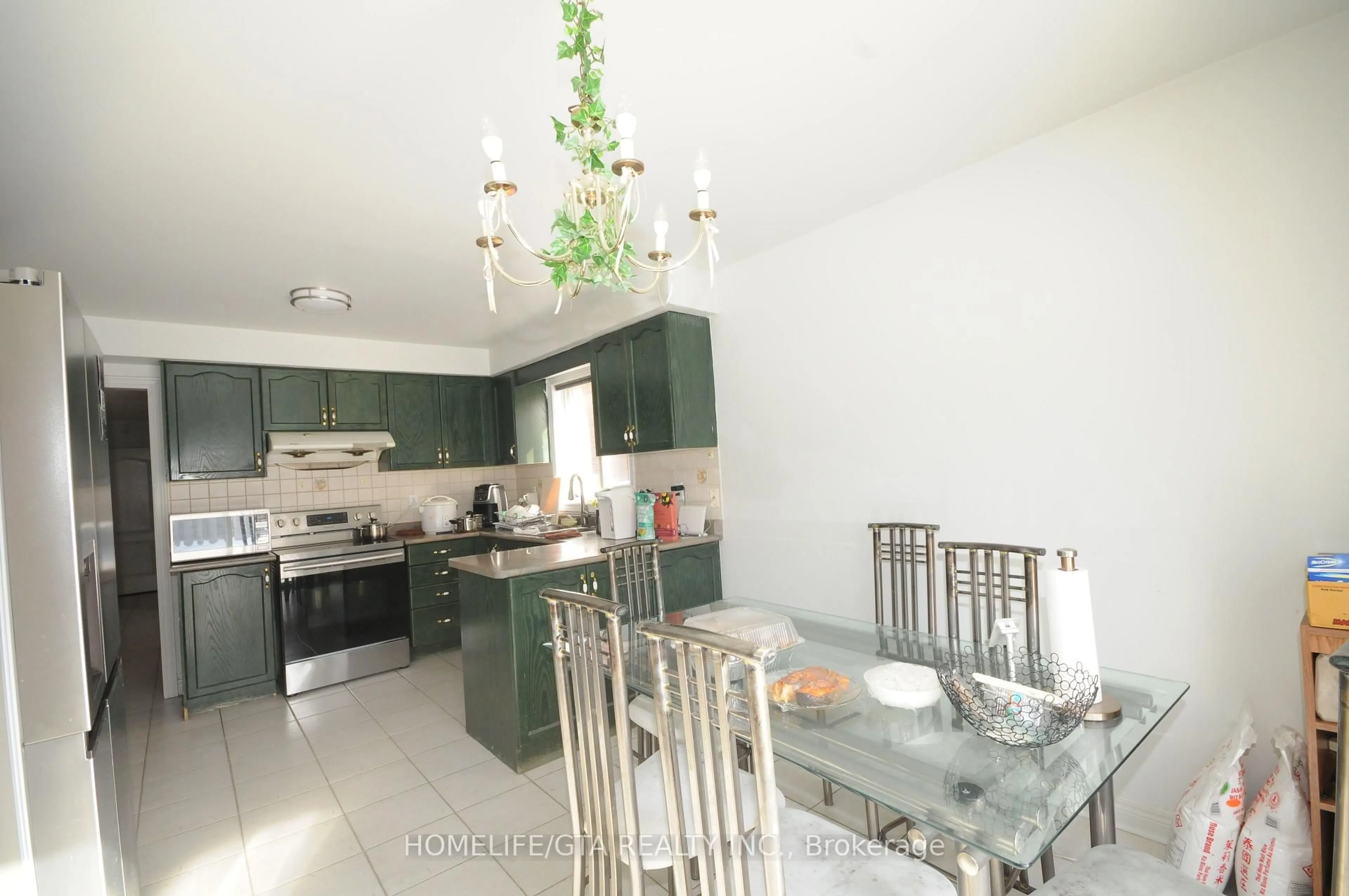 Open concept kitchen, unknown for 18 Velvet Grass Lane, Brampton Ontario L6R 1W6