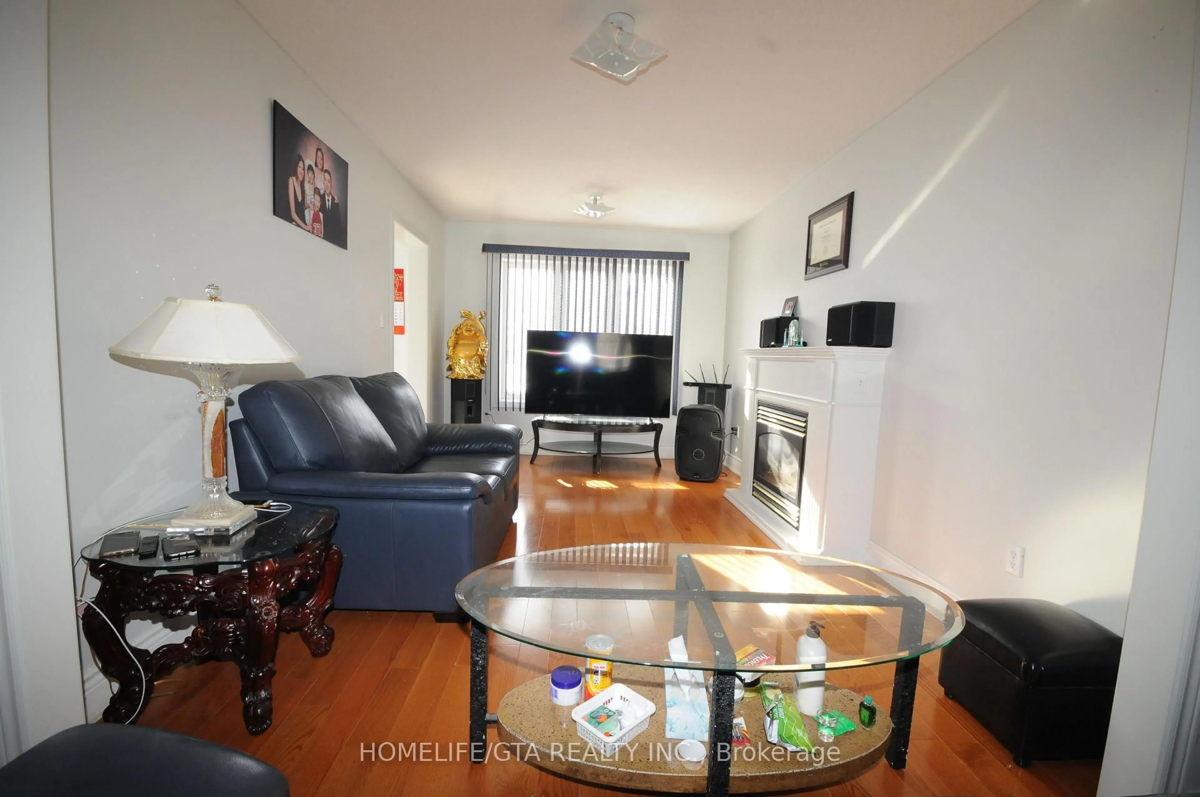 Living room with furniture, unknown for 18 Velvet Grass Lane, Brampton Ontario L6R 1W6