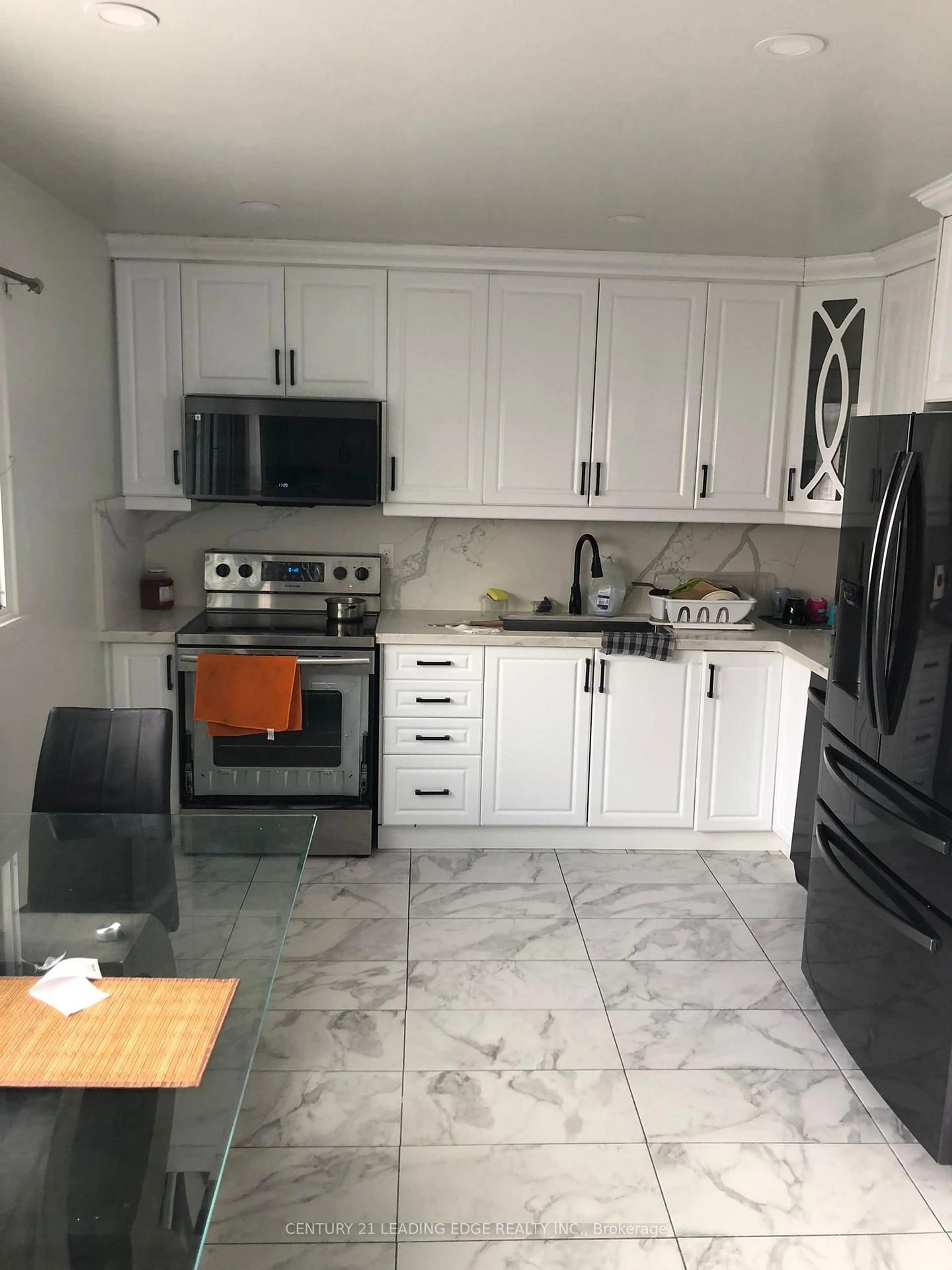 Open concept kitchen, ceramic/tile floor for 245 Fleetwood Cres #135, Brampton Ontario L6T 2E7