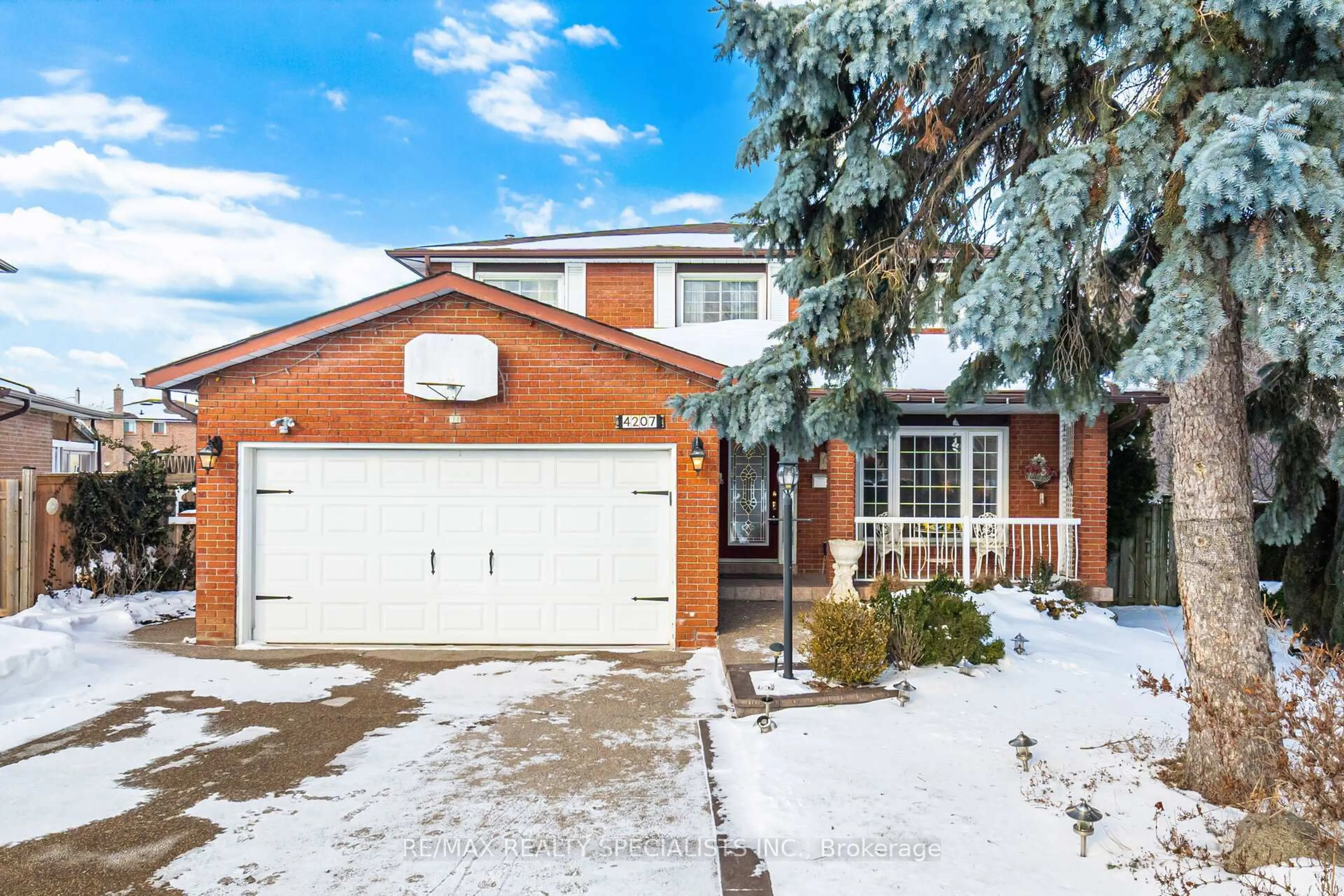 Home with brick exterior material, street for 4207 Shale Oak Crt, Mississauga Ontario L4W 2W7
