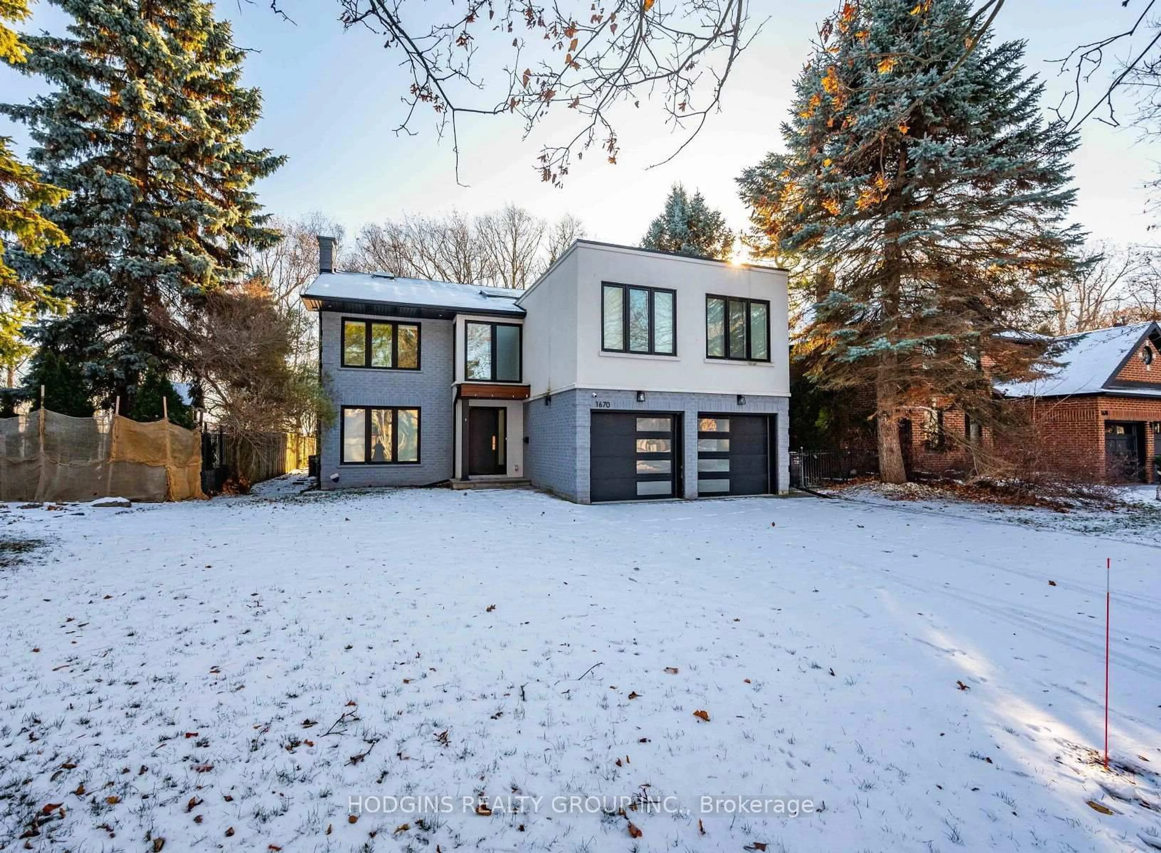 Home with brick exterior material, street for 1670 Caverly Crt, Mississauga Ontario L5L 3L7