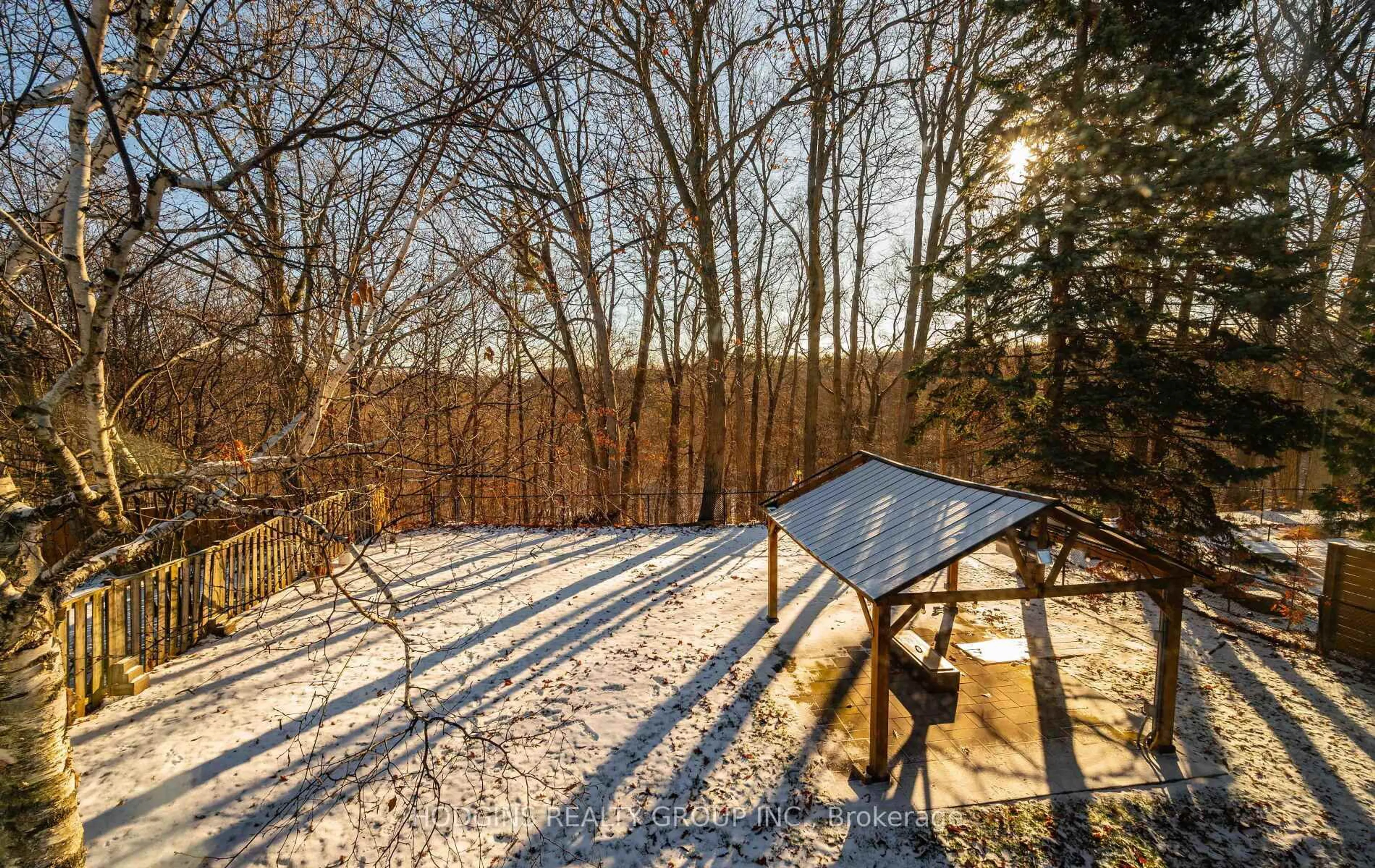 Patio, forest/trees view for 1670 Caverly Crt, Mississauga Ontario L5L 3L7