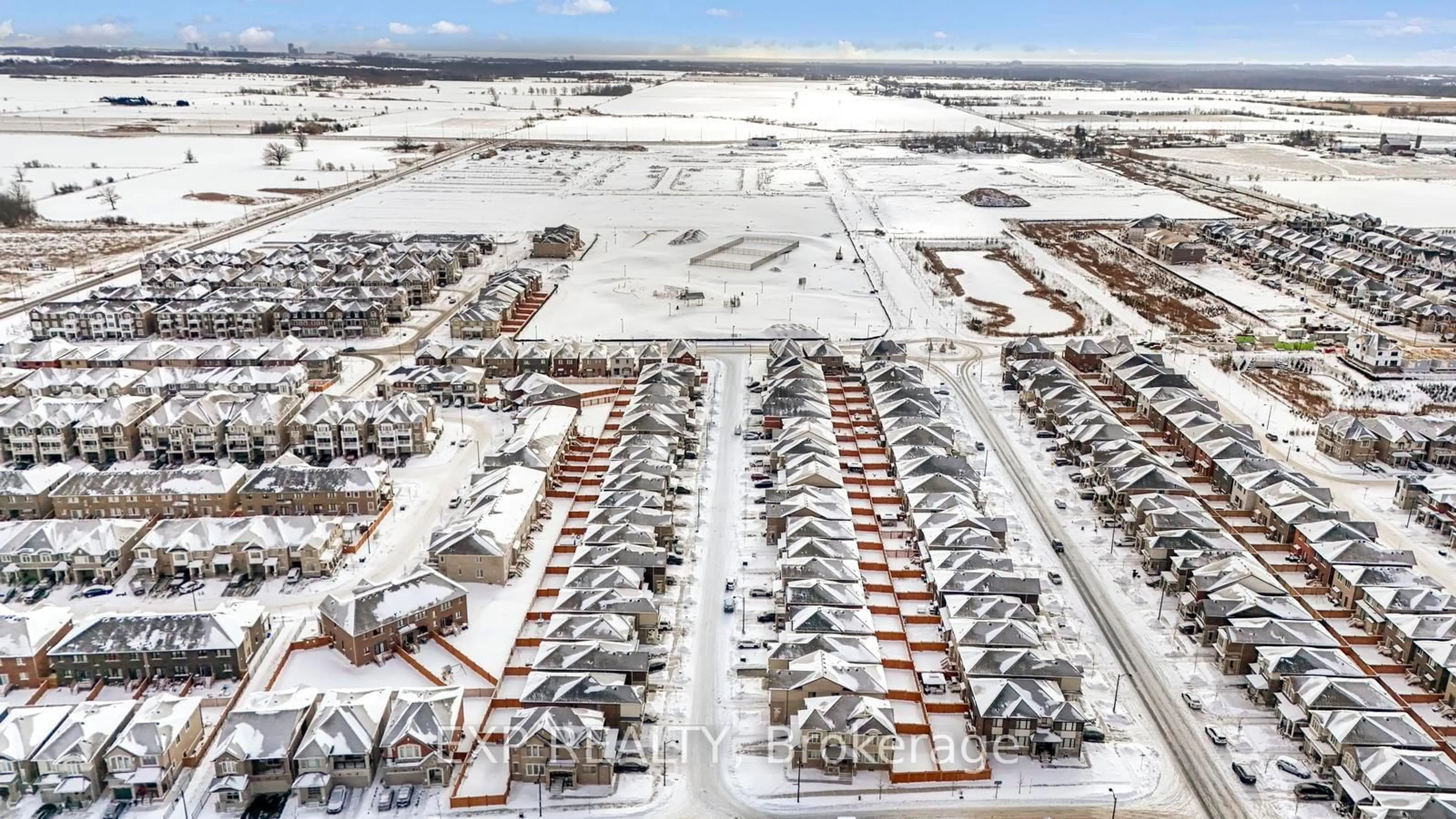 A pic from outside/outdoor area/front of a property/back of a property/a pic from drone, street for 1246 Muskoka Hts, Milton Ontario L9E 1Y6