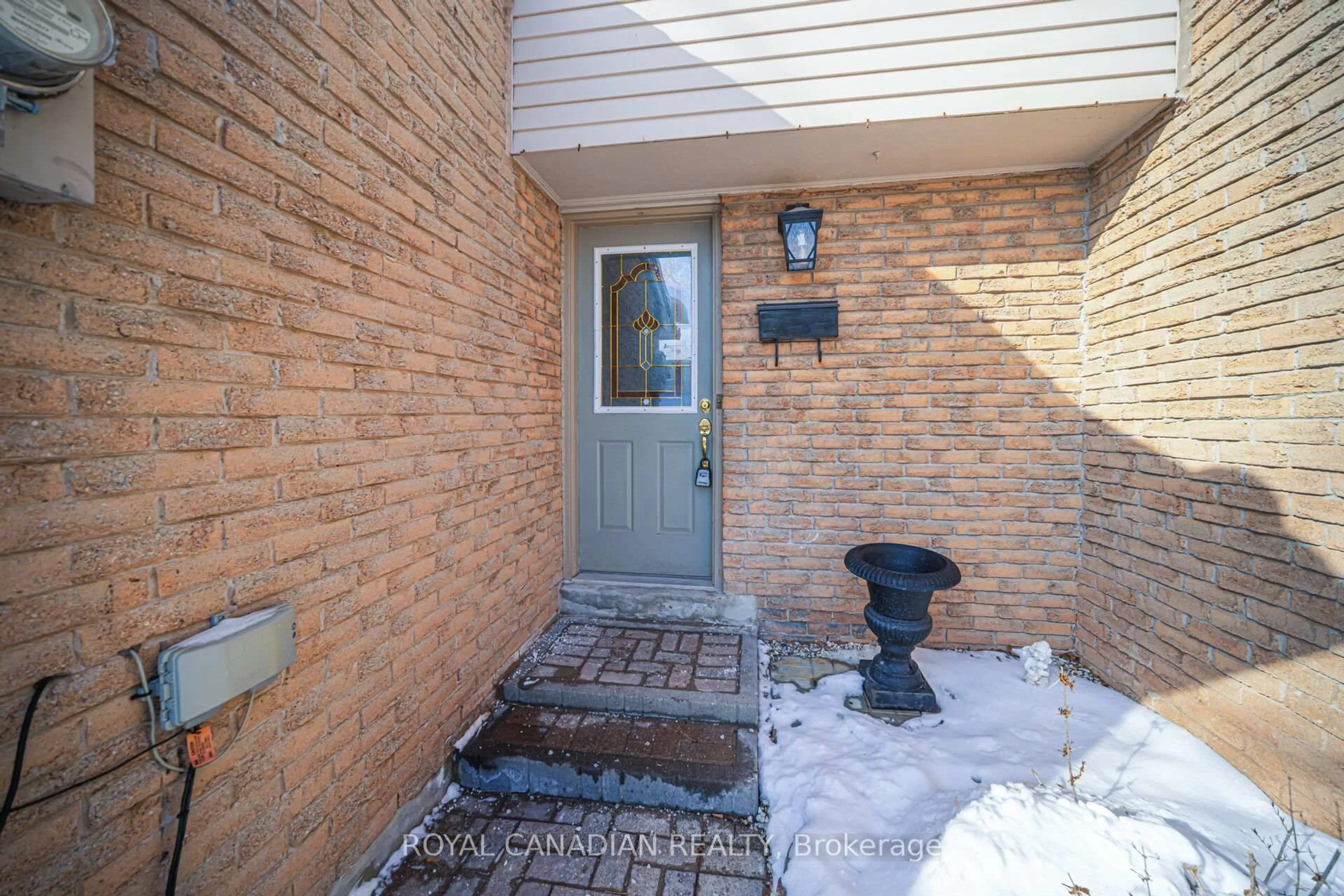 Unknown for 1538 Lancaster Dr #116, Oakville Ontario L6H 2Z3