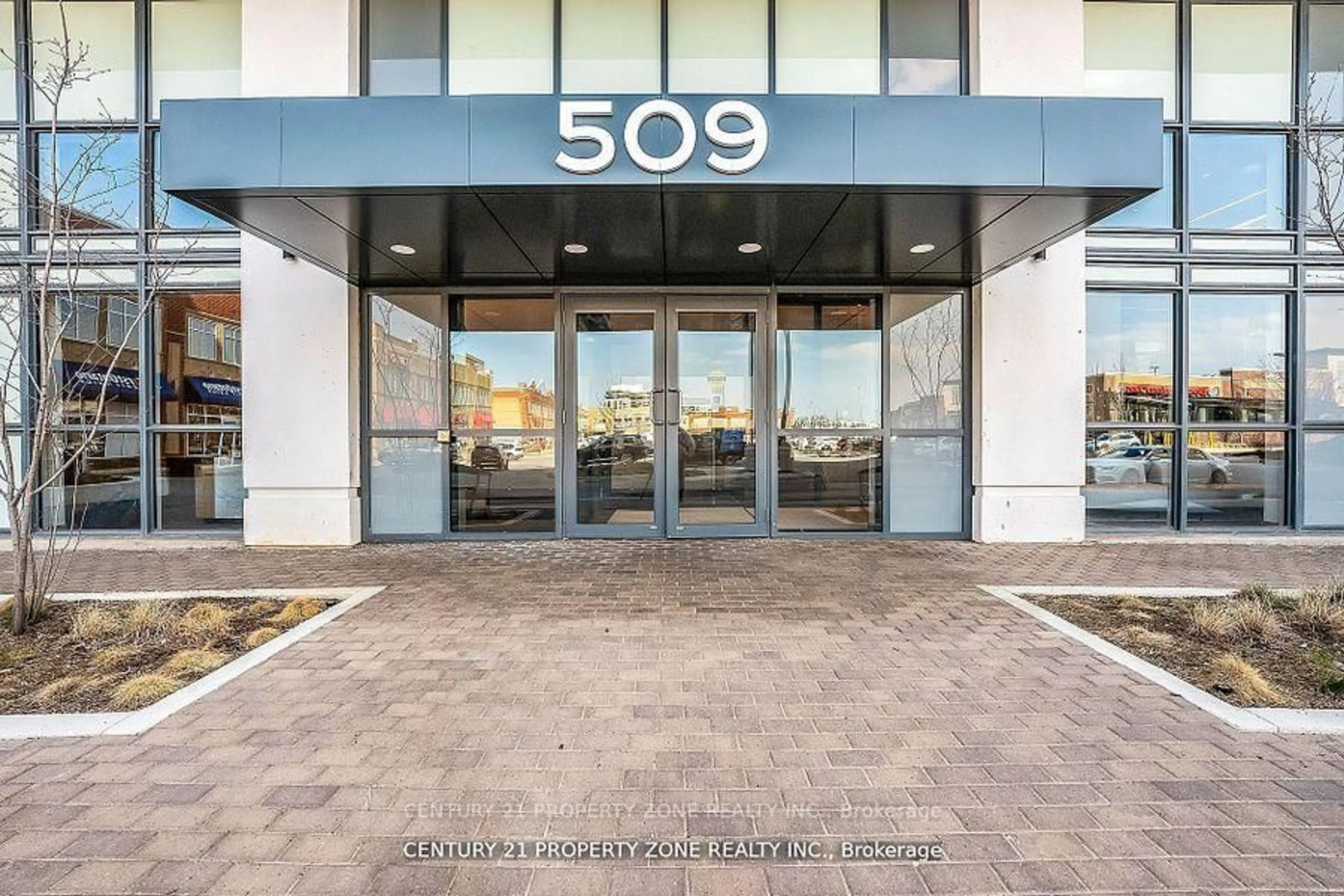 Indoor foyer for 509 Dundas St #417, Oakville Ontario L6M 5P2