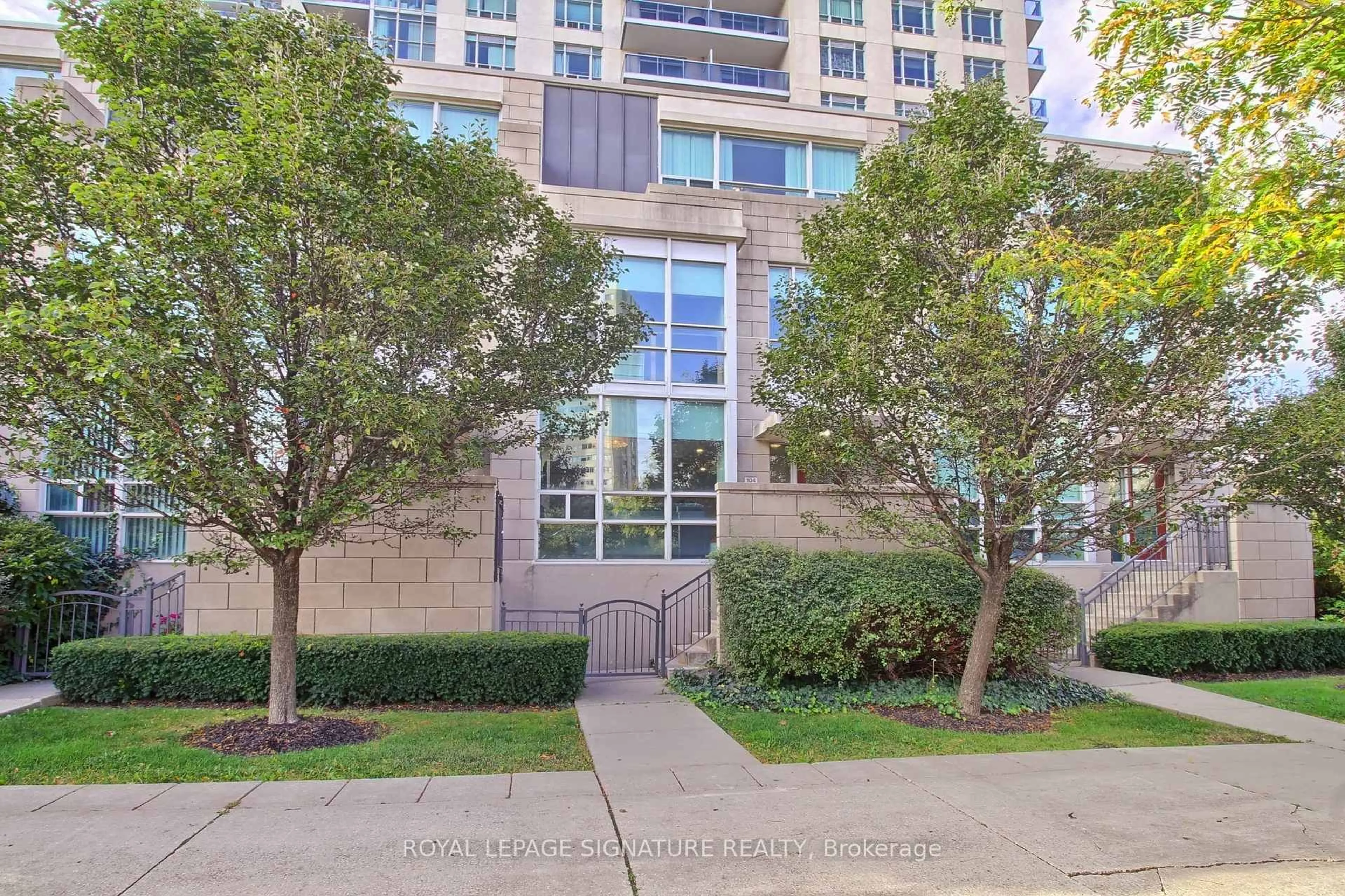 Indoor foyer for 90 Absolute Ave #104, Mississauga Ontario L4Z 0A1