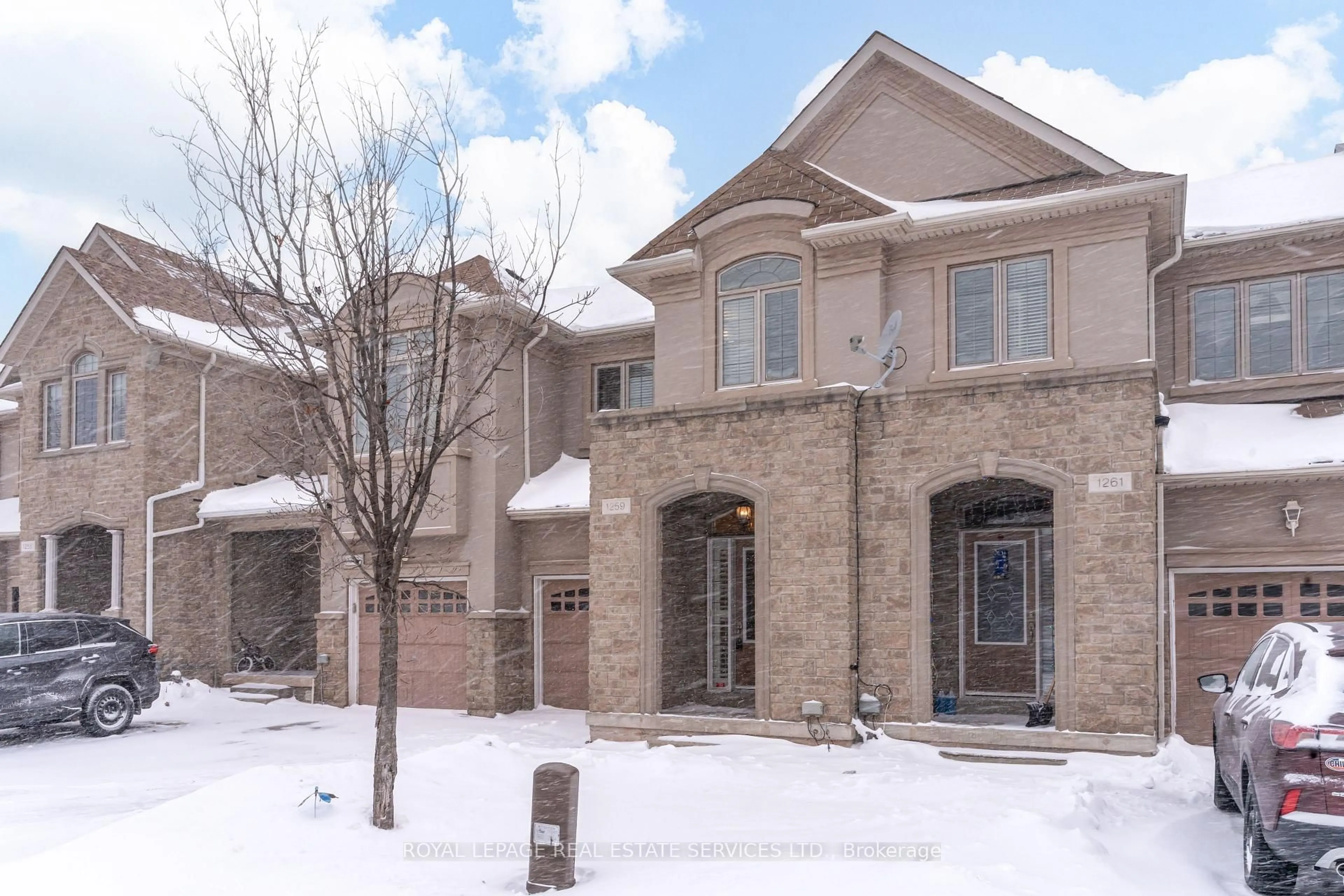 Home with brick exterior material, street for 1259 Craigleith Rd, Oakville Ontario L6H 0B6