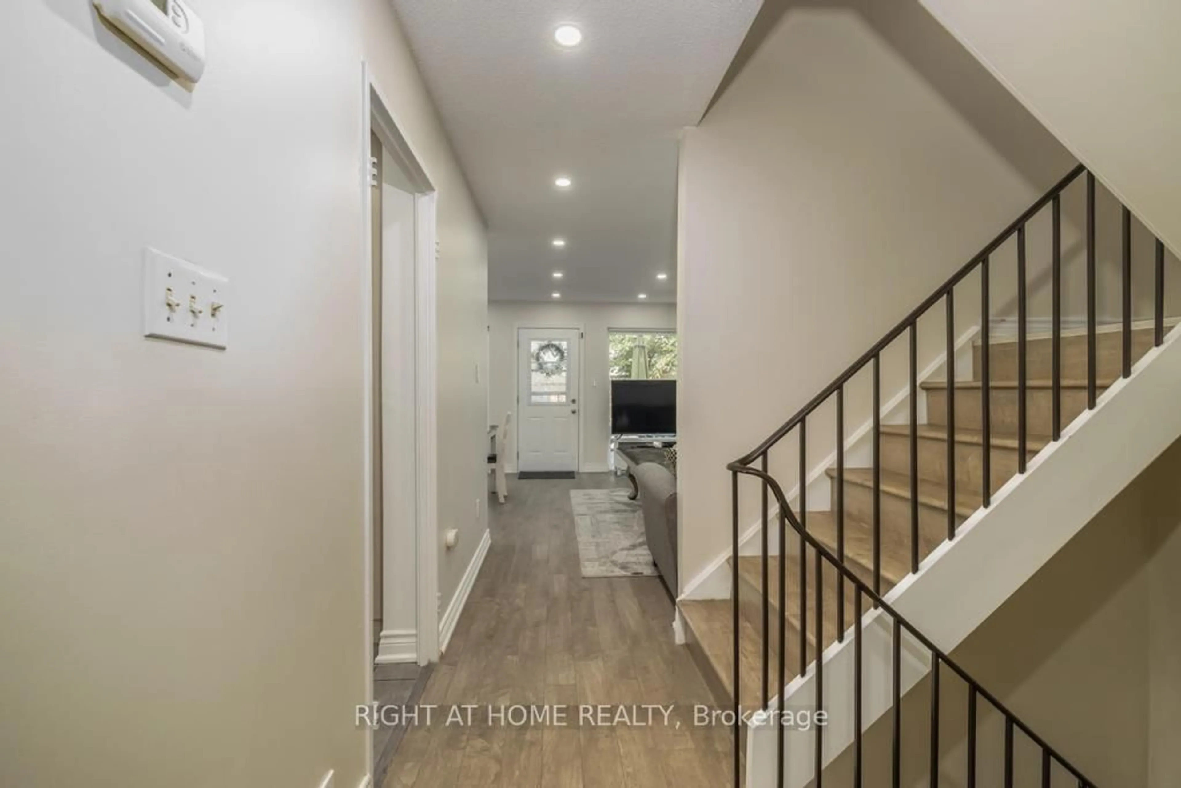 Indoor entryway for 23 Four Winds Dr #13, Toronto Ontario M3J 1K7