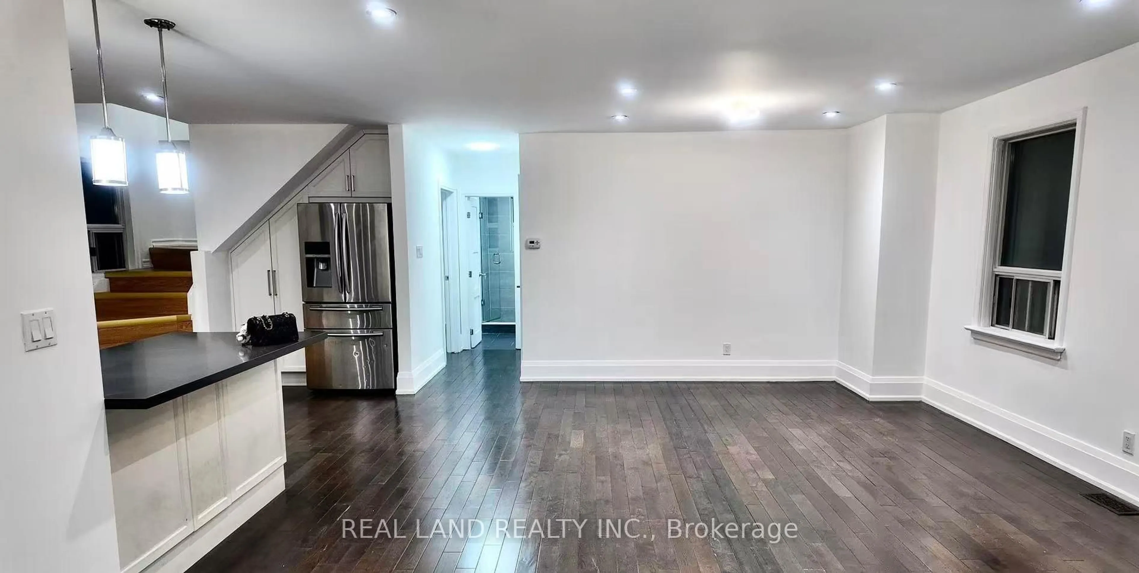 A pic of a room for 132 Edgecroft Rd, Toronto Ontario M8Z 2C3