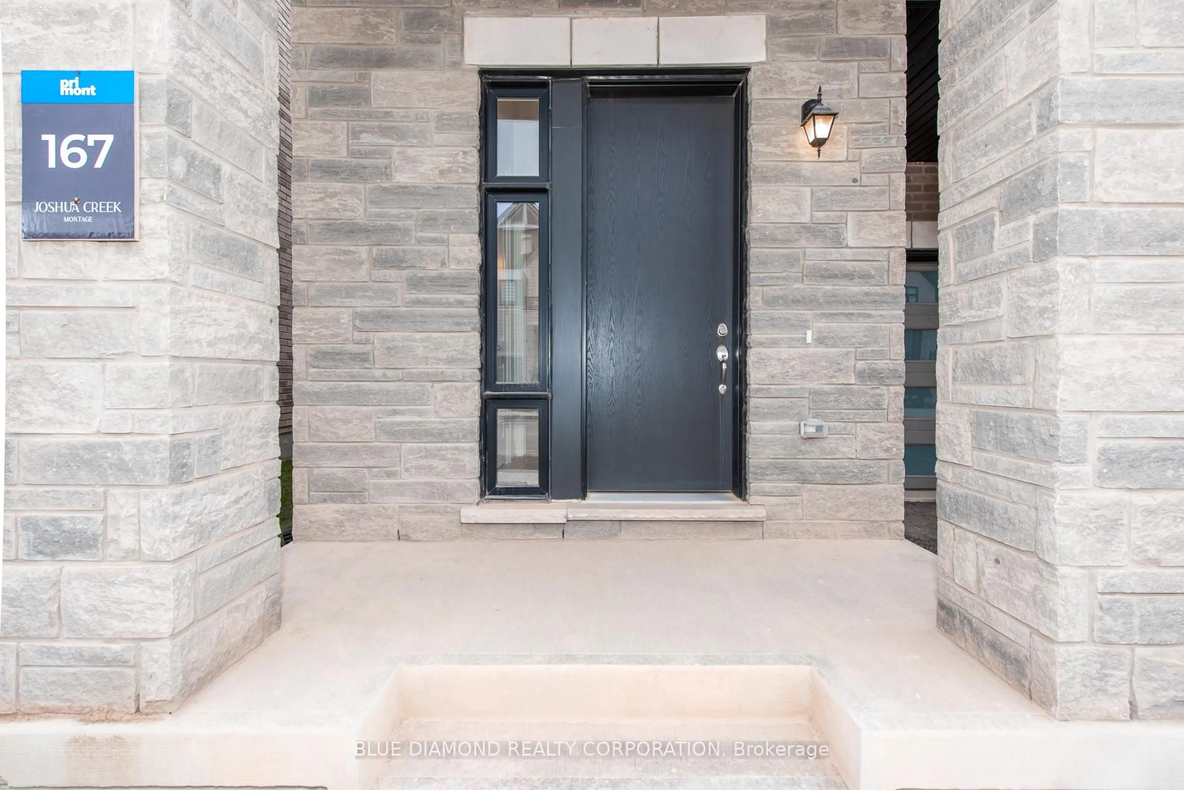 Indoor entryway for 1341 HYDRANGEA Gdns, Oakville Ontario L6H 6T3