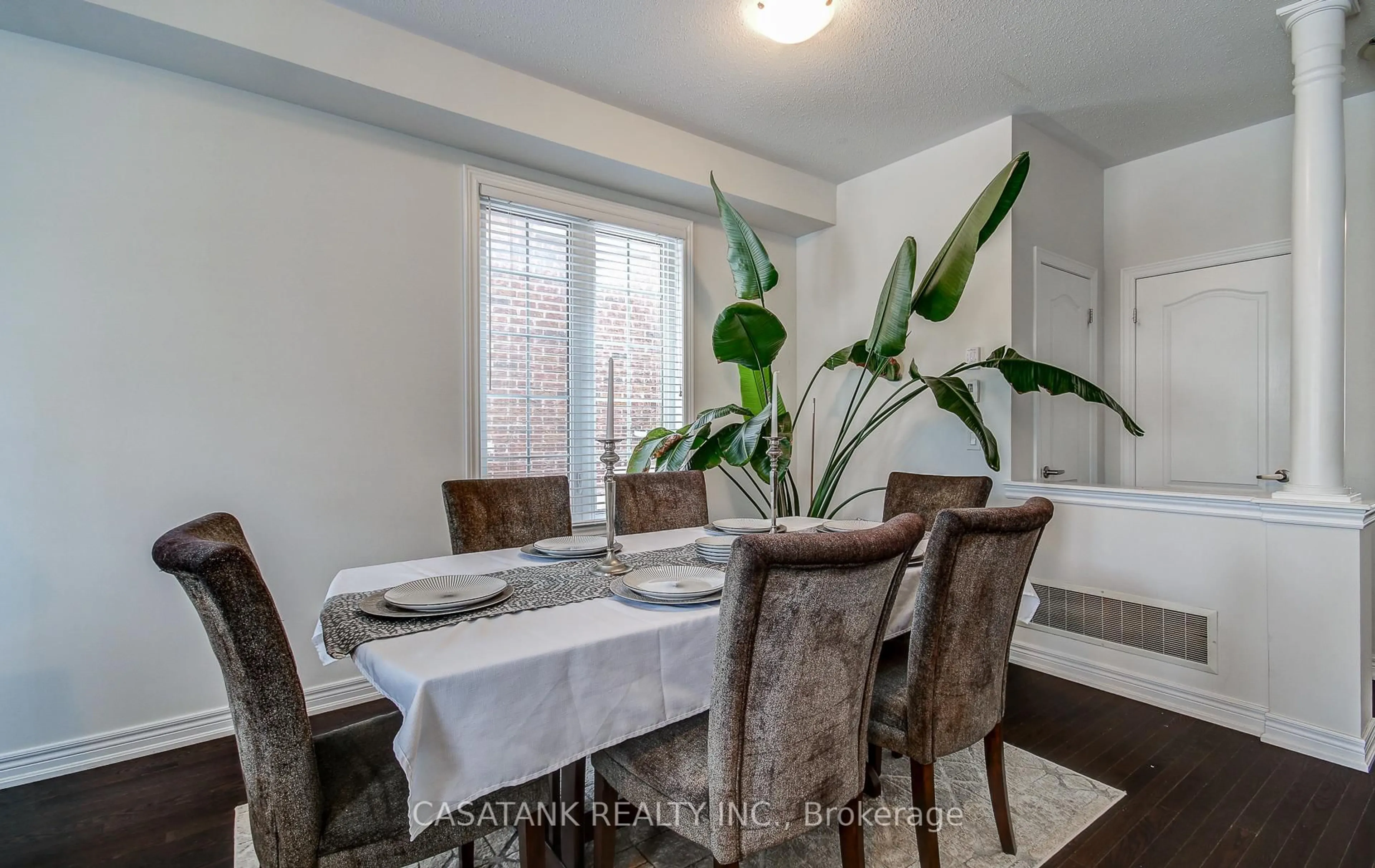 Dining room, unknown for 20 Zelda Rd, Brampton Ontario L6R 0B3