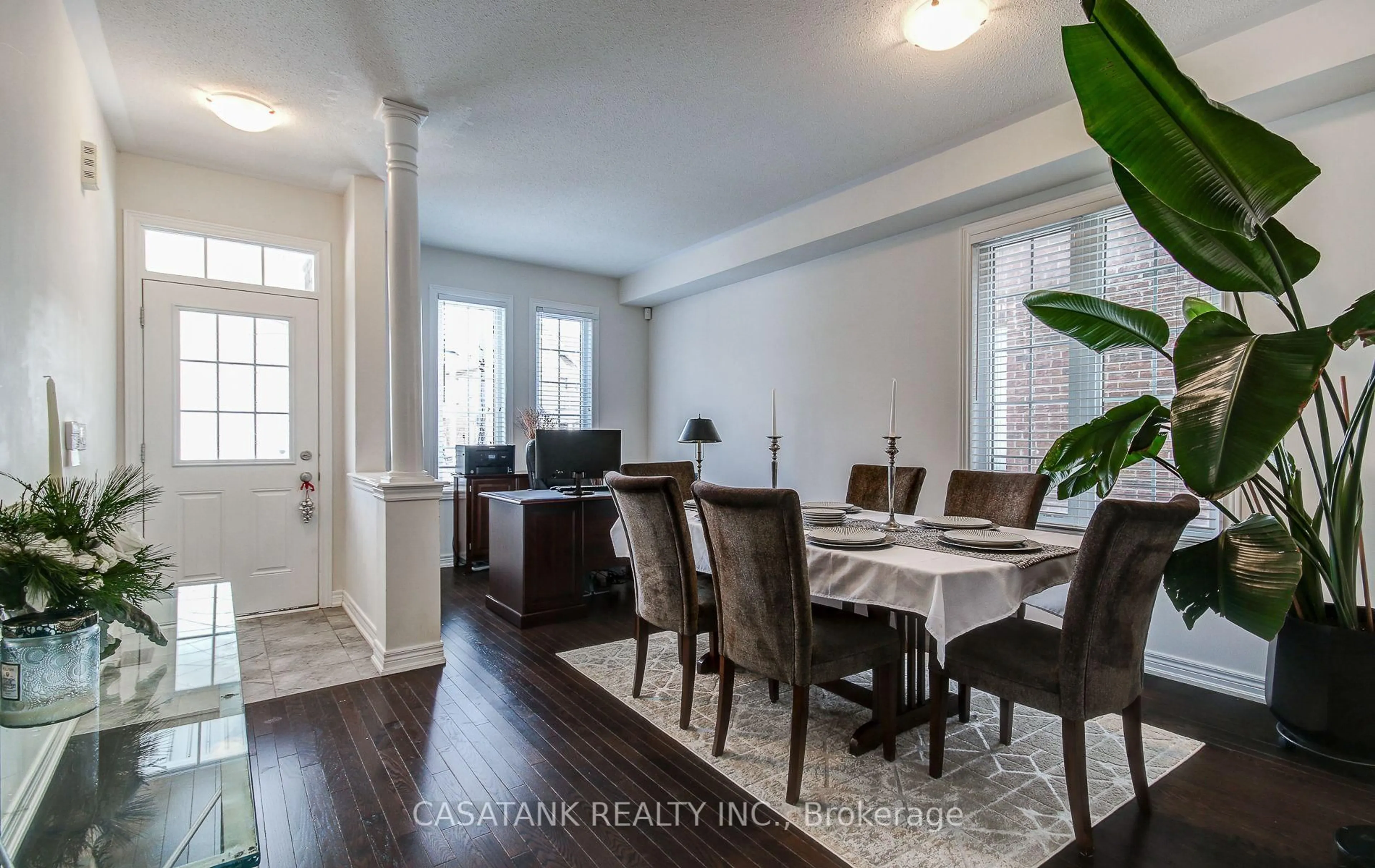 Dining room, unknown for 20 Zelda Rd, Brampton Ontario L6R 0B3