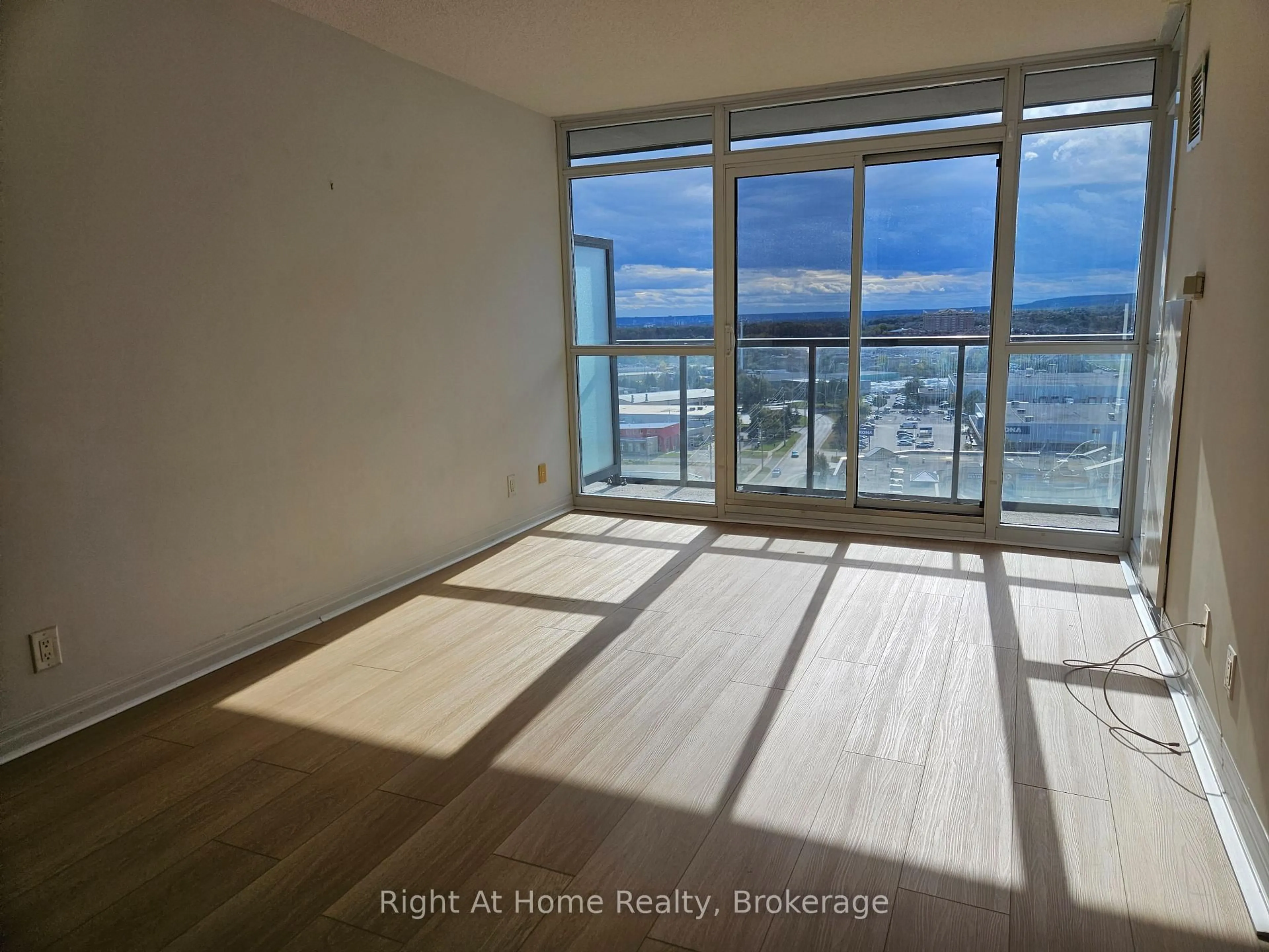 A pic of a room for 1940 Ironstone Dr #1506, Burlington Ontario L7L 0E4