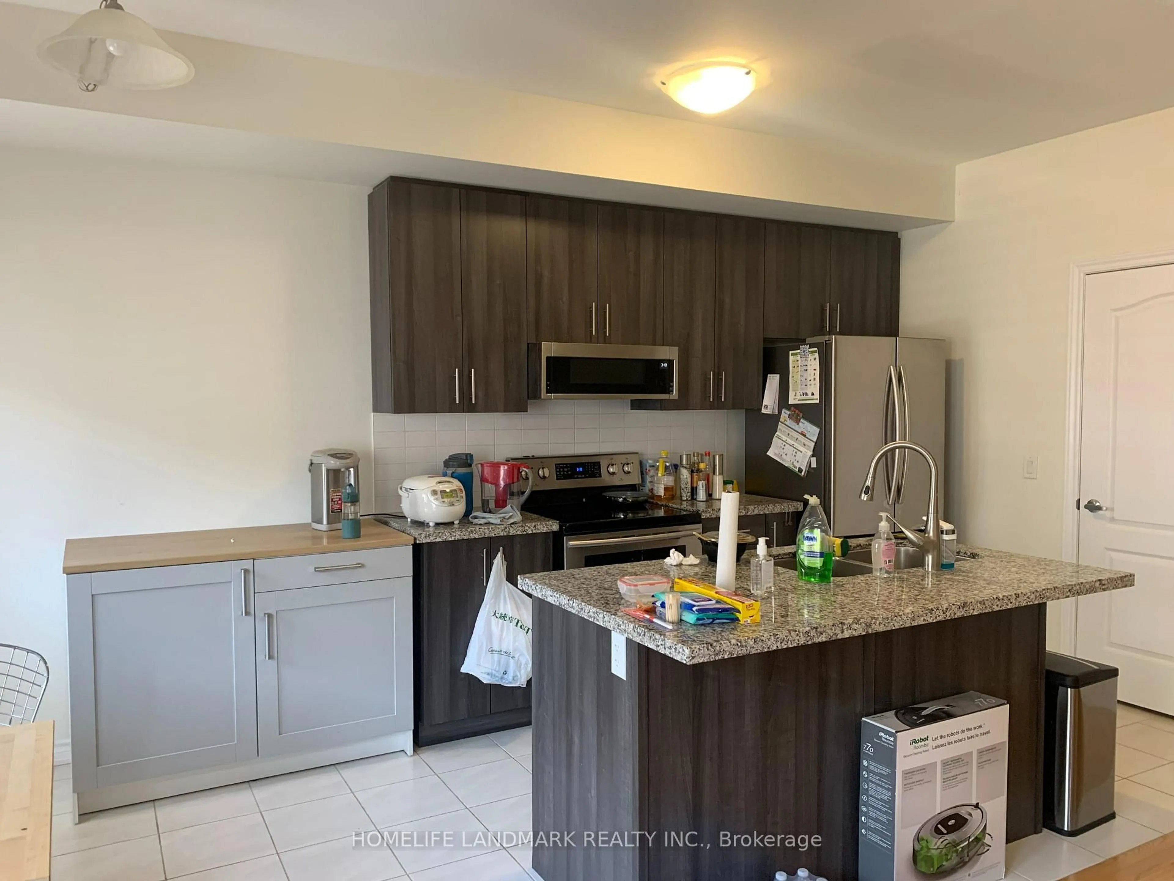 Open concept kitchen, unknown for 395 Athabasca Common, Oakville Ontario L6H 0R5