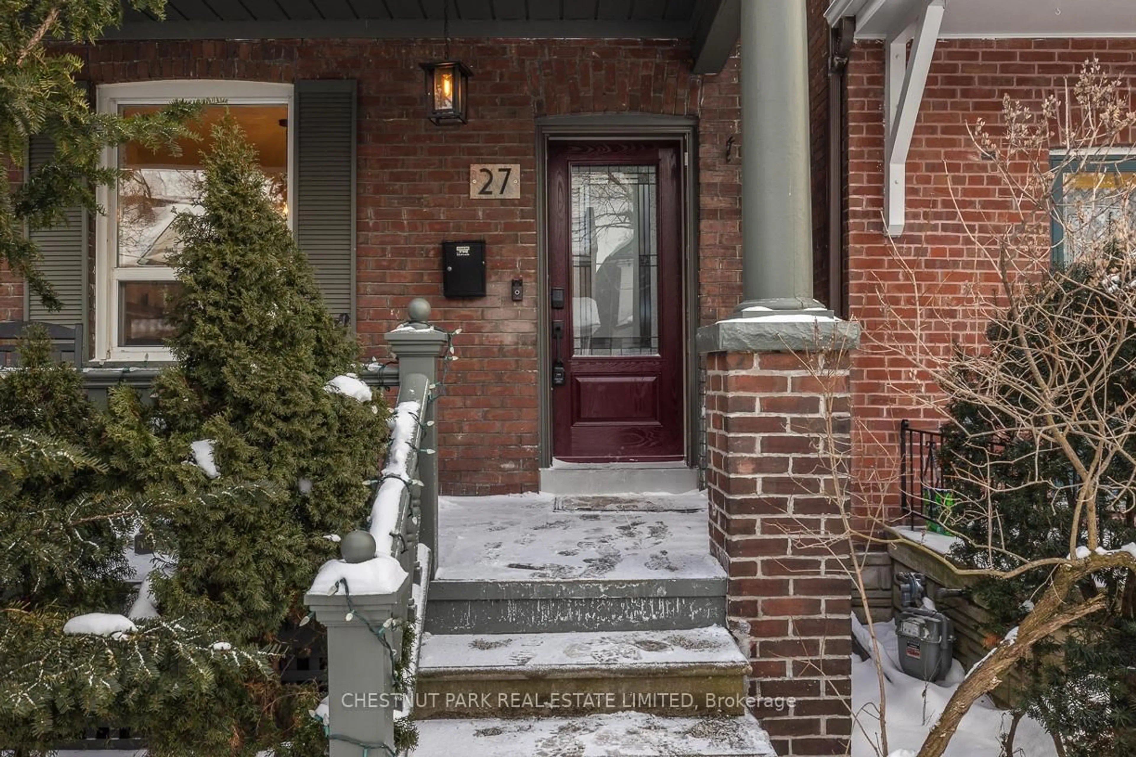 Indoor entryway for 27 Radford Ave, Toronto Ontario M6R 1Z5