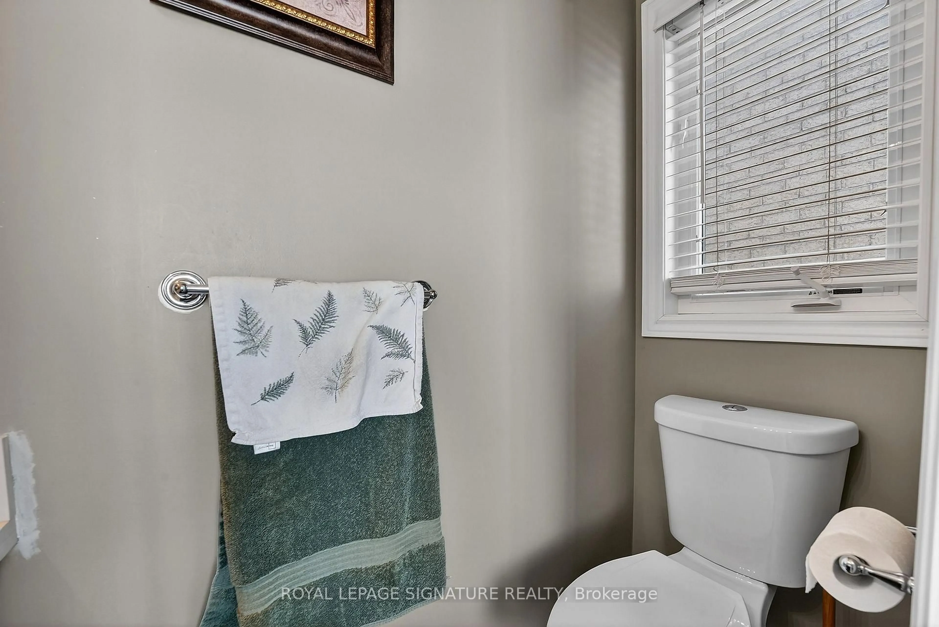 Standard bathroom, ceramic/tile floor for 23 Openbay Gdns, Brampton Ontario L6R 0V2
