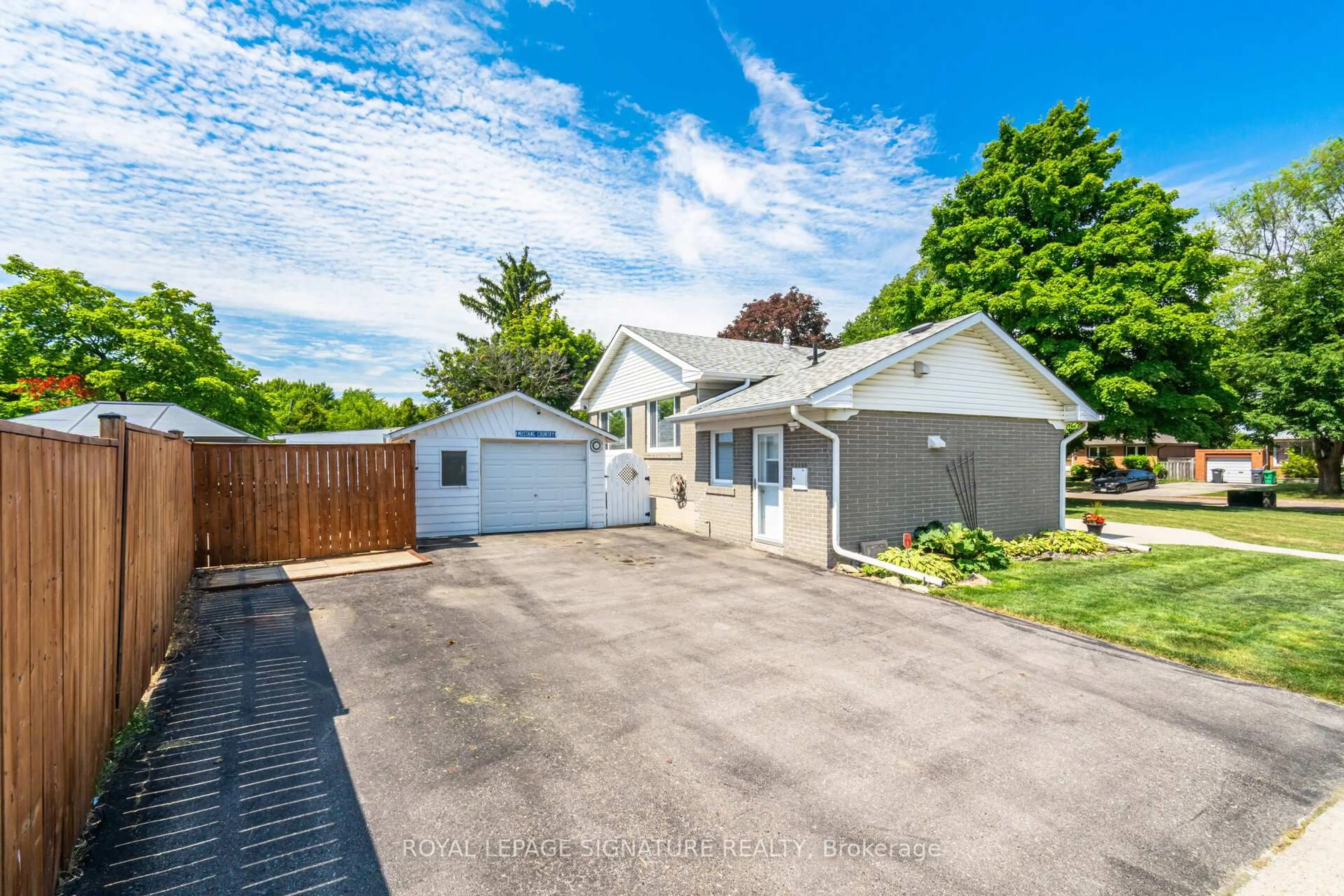 A pic from outside/outdoor area/front of a property/back of a property/a pic from drone, street for 24 Lesbury Ave, Brampton Ontario L6W 3A4