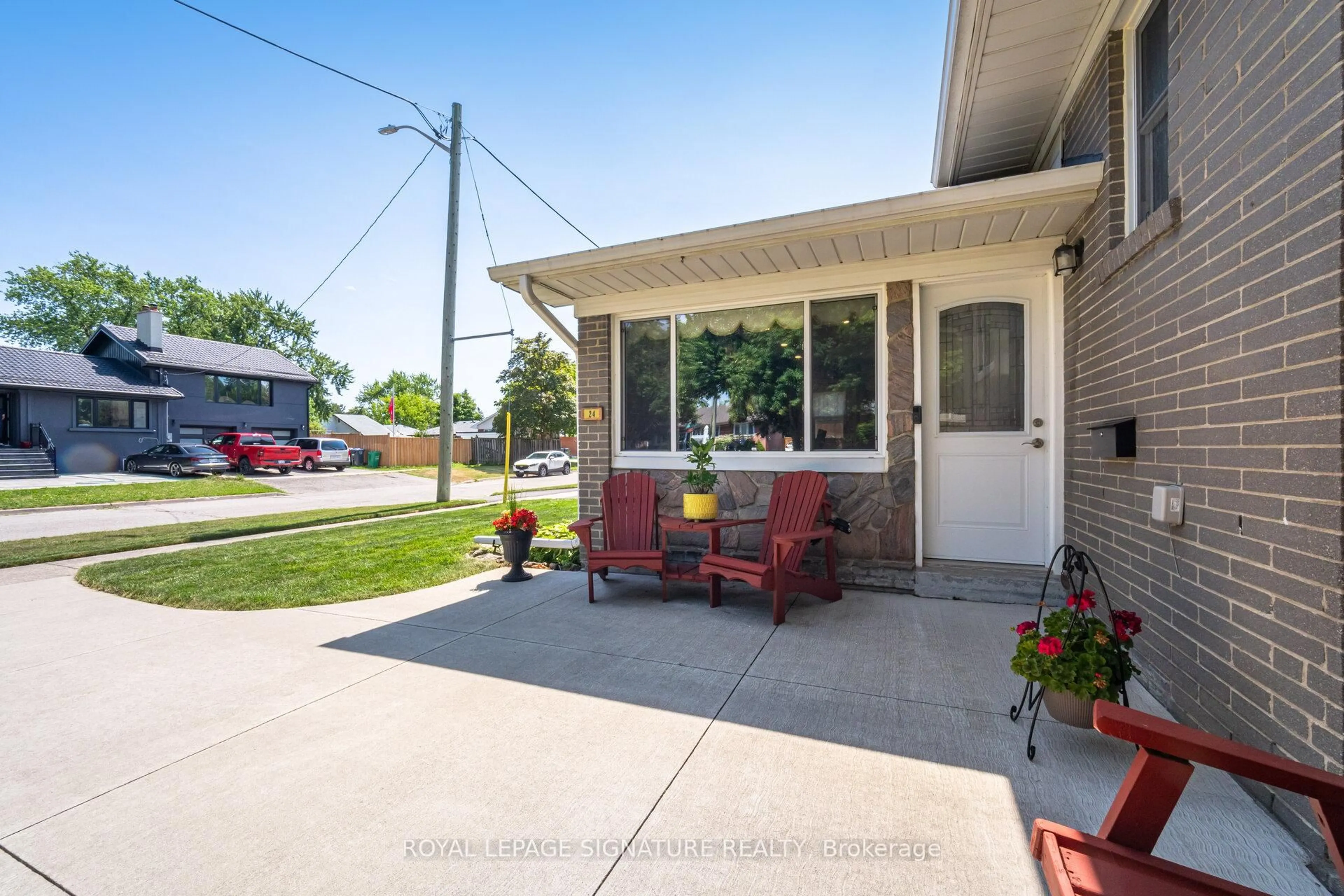 Patio, street for 24 Lesbury Ave, Brampton Ontario L6W 3A4