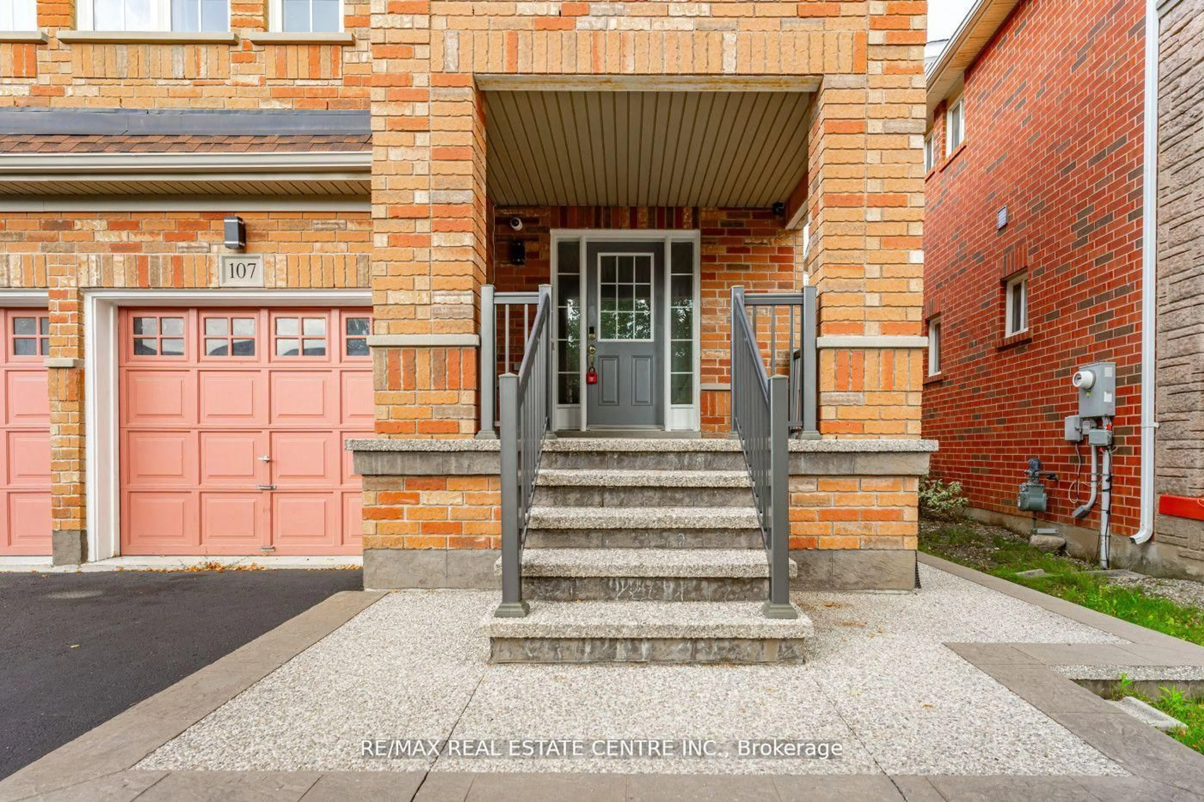 Unknown for 107 Crown Victoria Dr, Brampton Ontario L7A 3X9