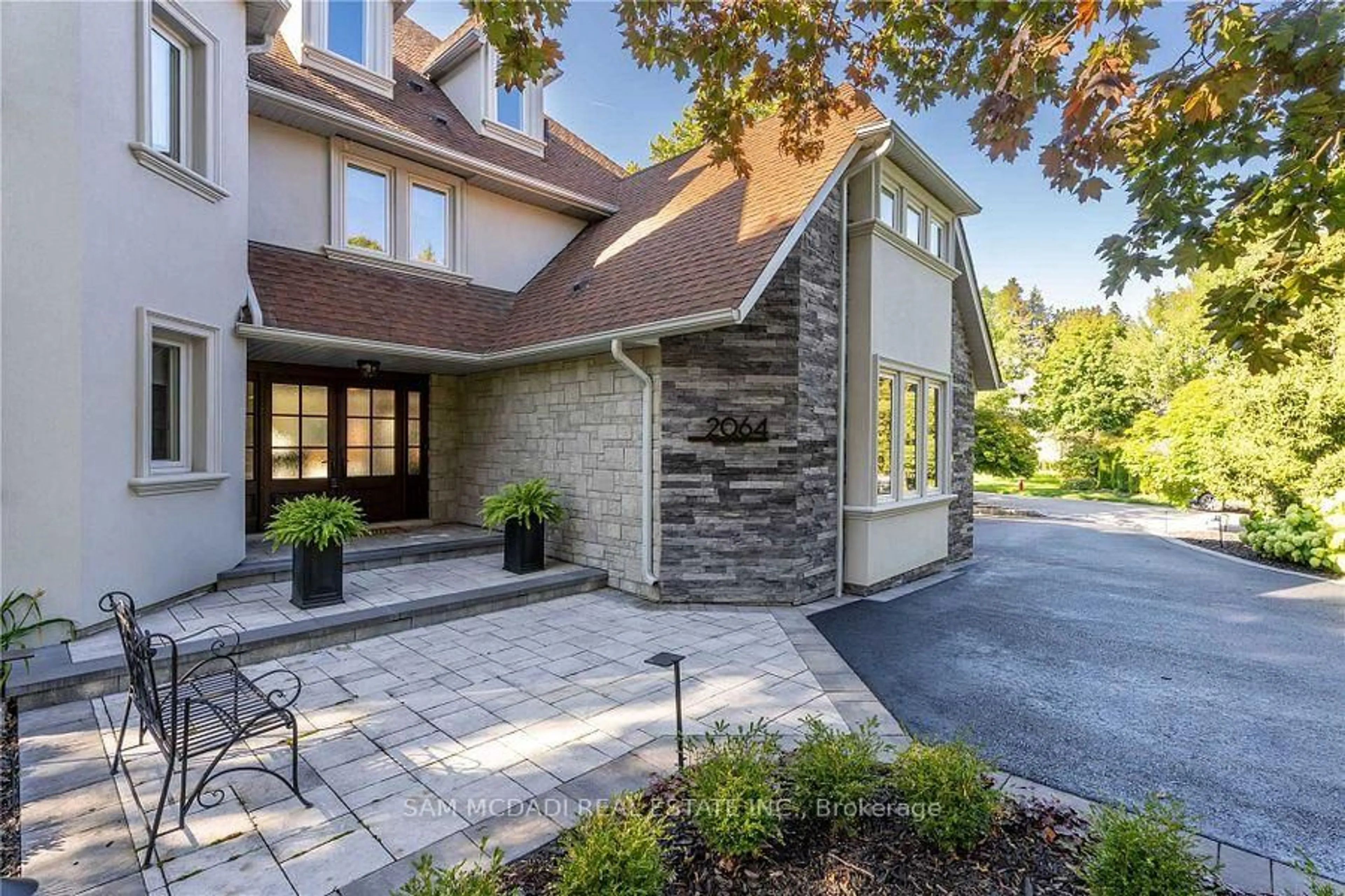 Home with brick exterior material, street for 2064 Almira Crt, Mississauga Ontario L5H 4A5