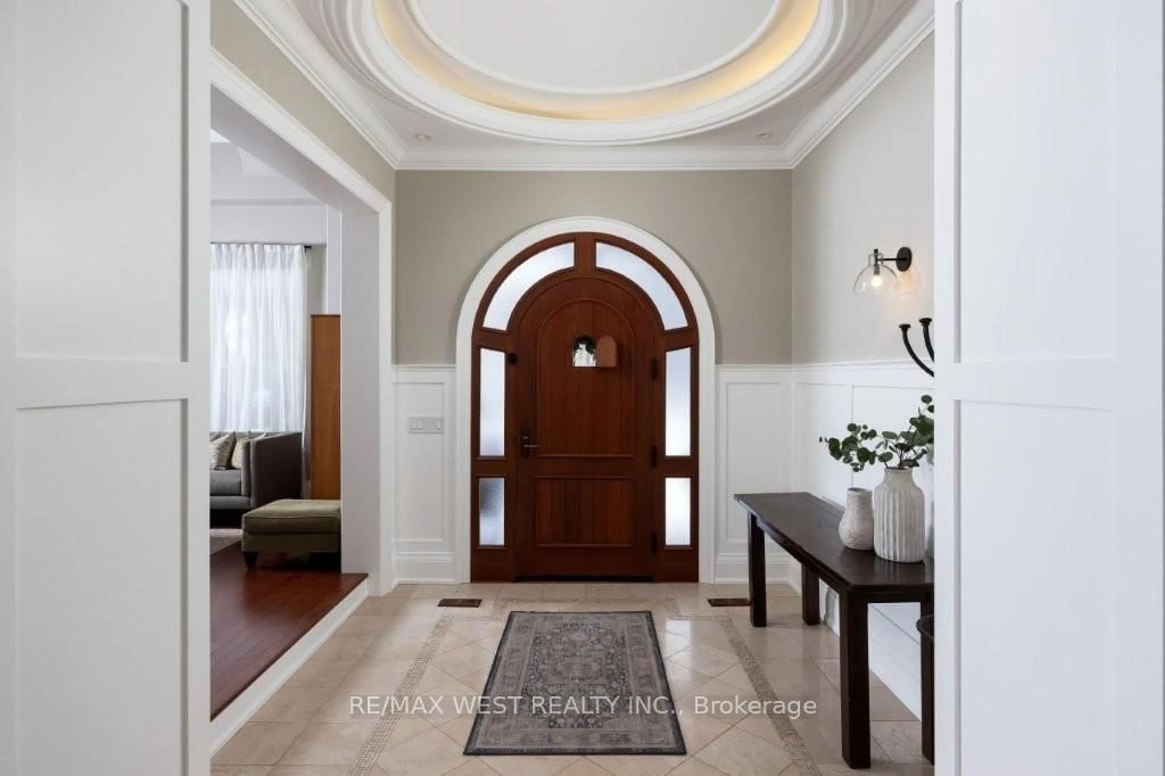 Indoor entryway for 36 Sir Williams Lane, Toronto Ontario M9A 1V1