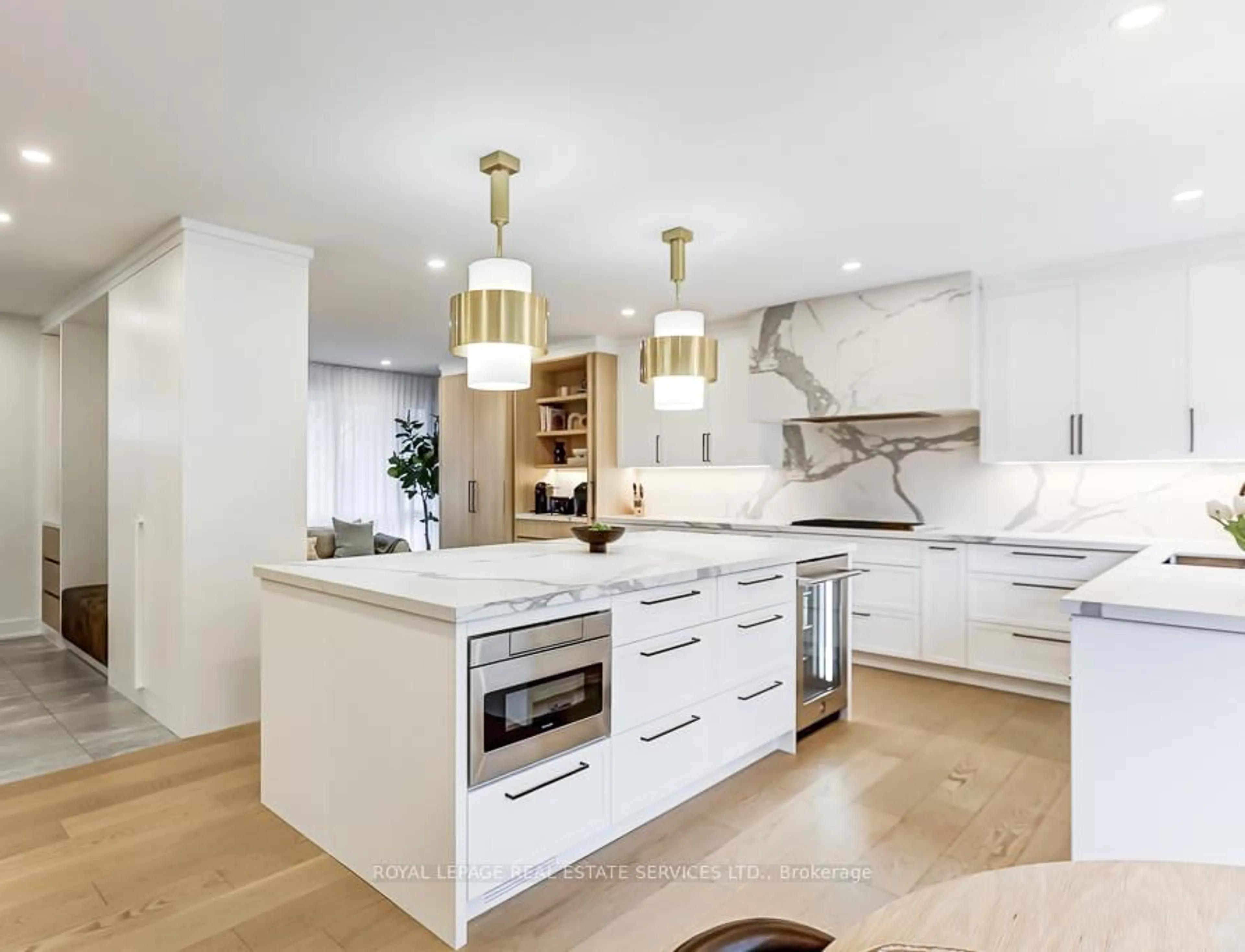 Contemporary kitchen, unknown for 8 Birchcroft Rd, Toronto Ontario M9A 2L2