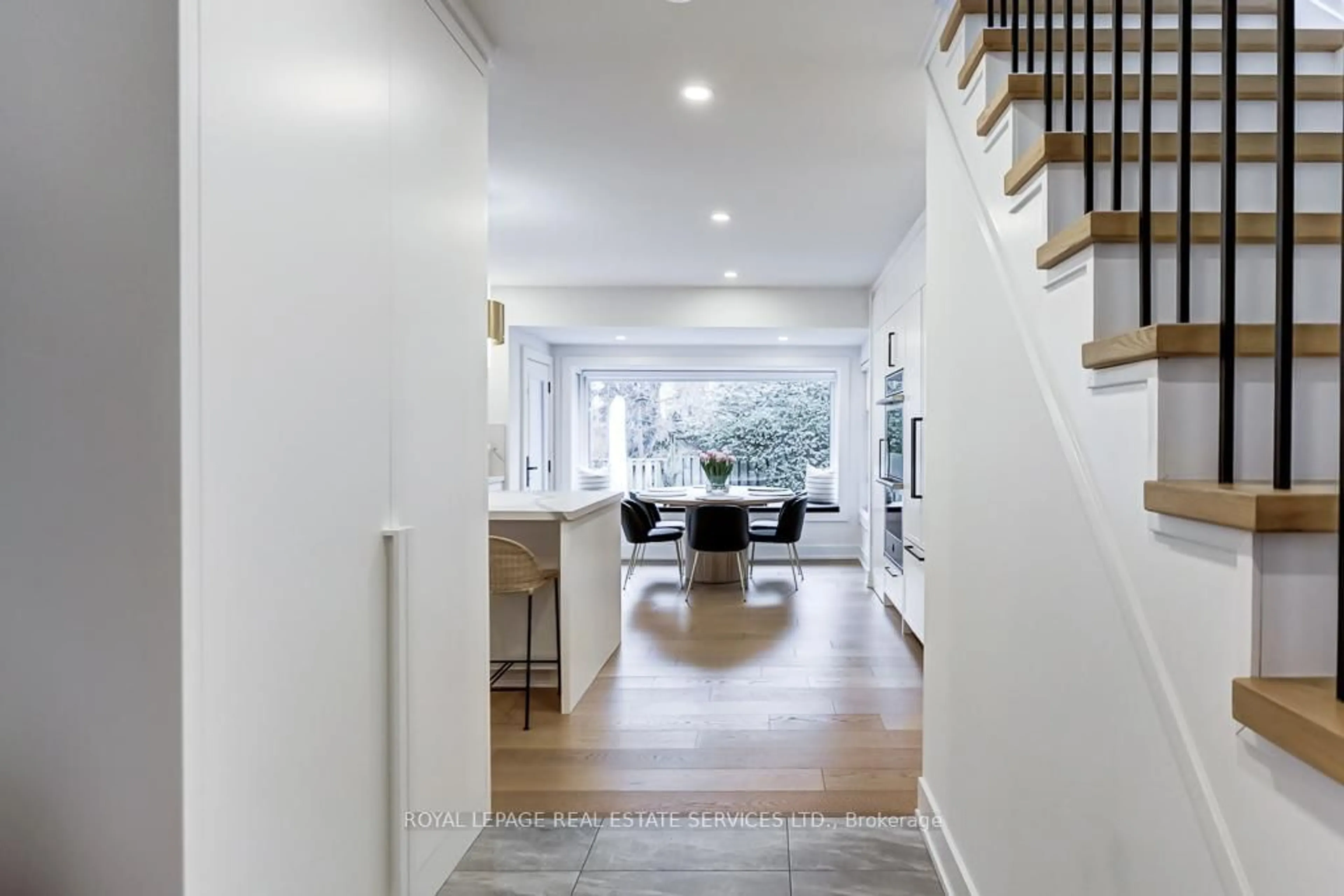 Indoor entryway for 8 Birchcroft Rd, Toronto Ontario M9A 2L2