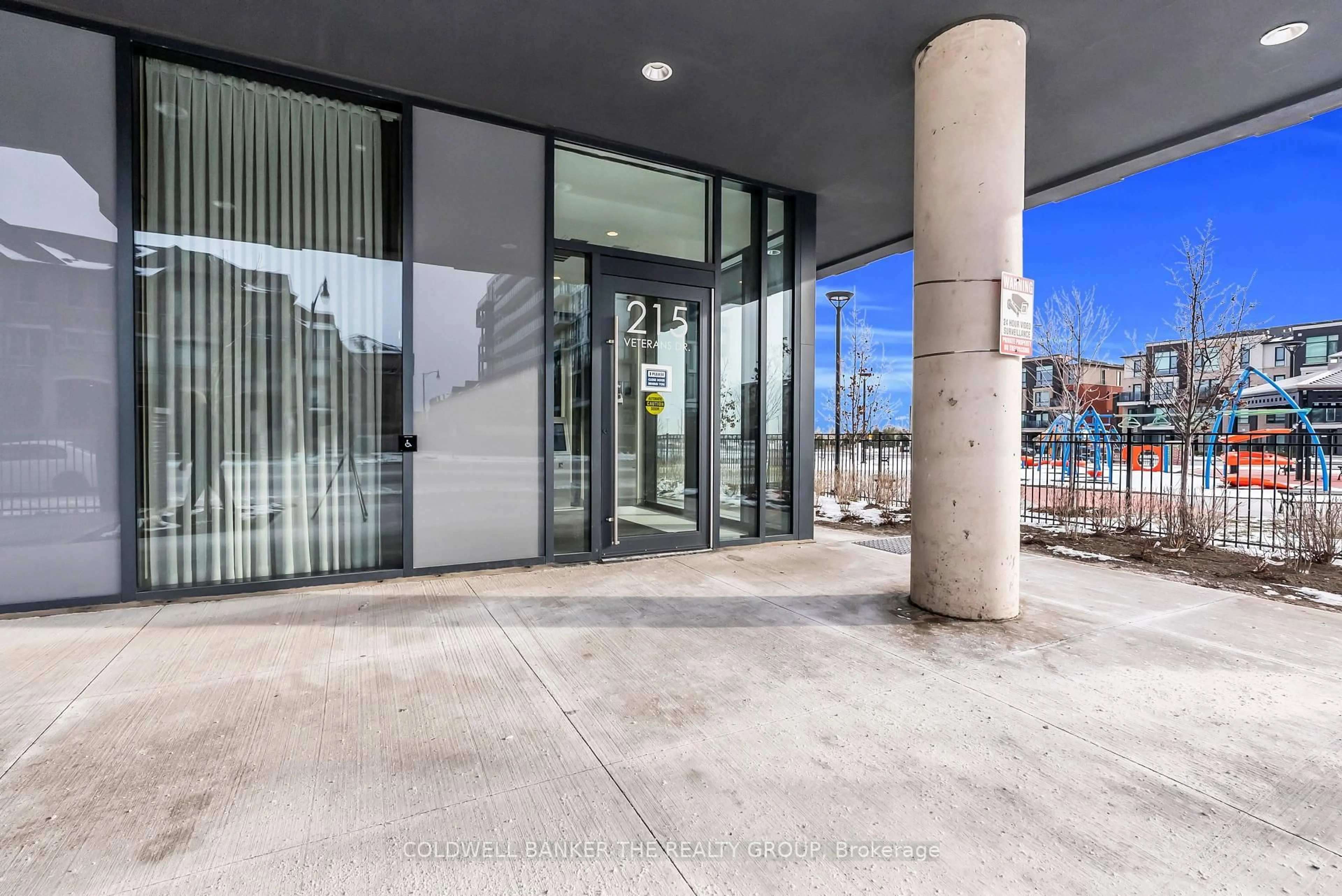 Indoor foyer for 215 Veterans Dr #611, Brampton Ontario L7A 4S6