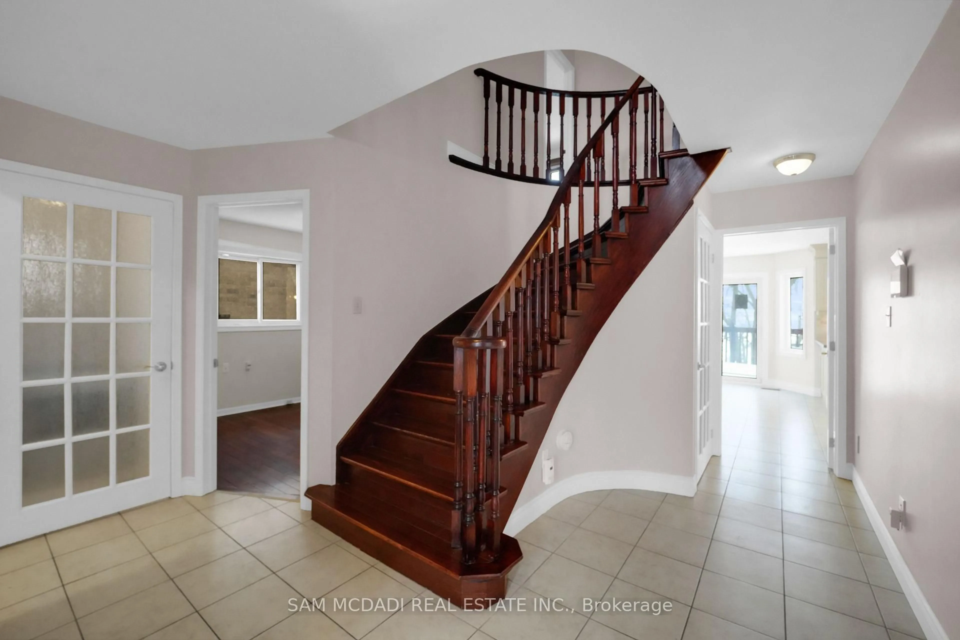 Unknown for 5275 Thornwood Dr, Mississauga Ontario L4Z 3J3