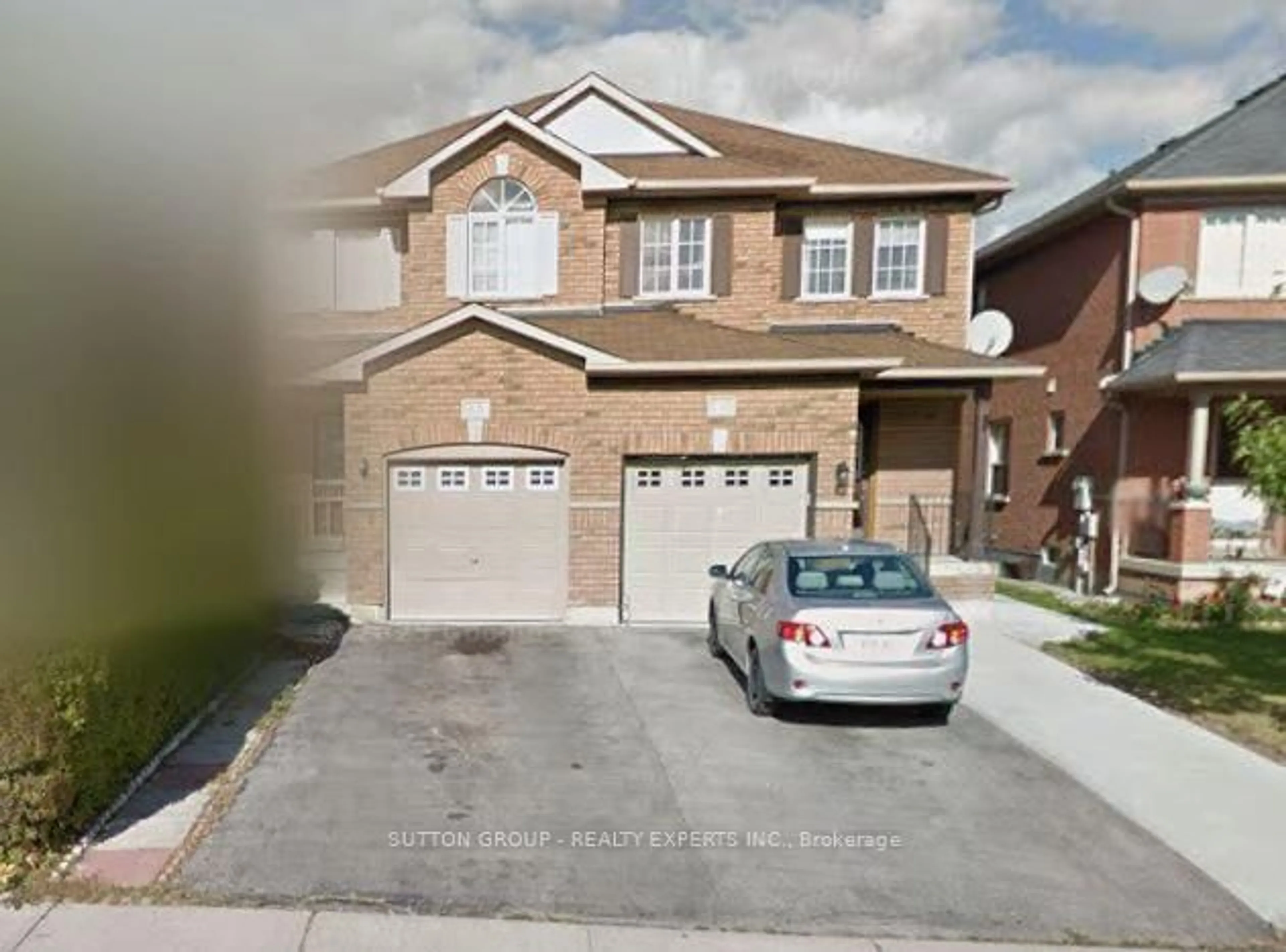 Home with brick exterior material, street for 45 Ridgefield Crt, Brampton Ontario L6P 1B4