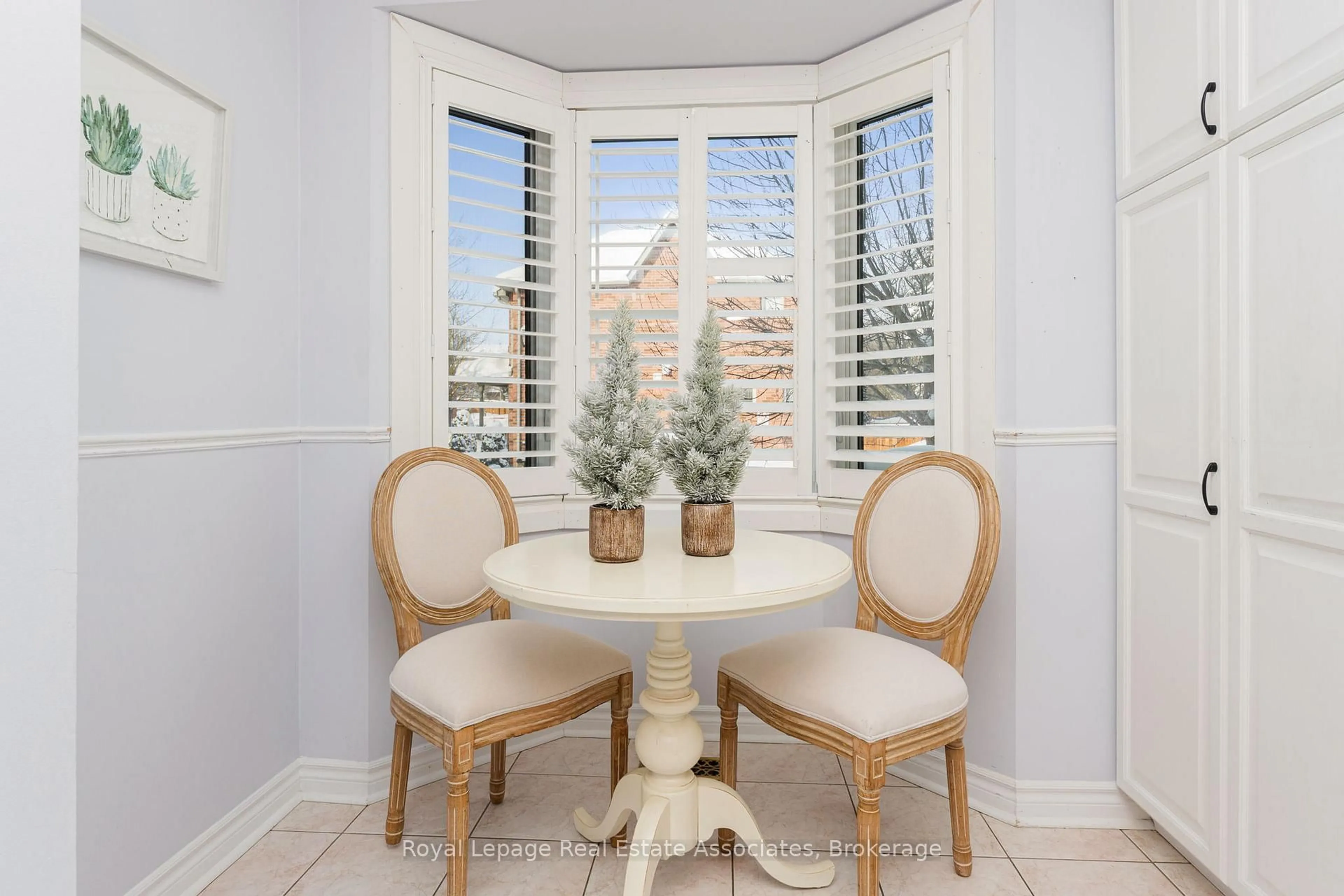 Dining room, unknown for 76 River Dr, Halton Hills Ontario L7G 2J2