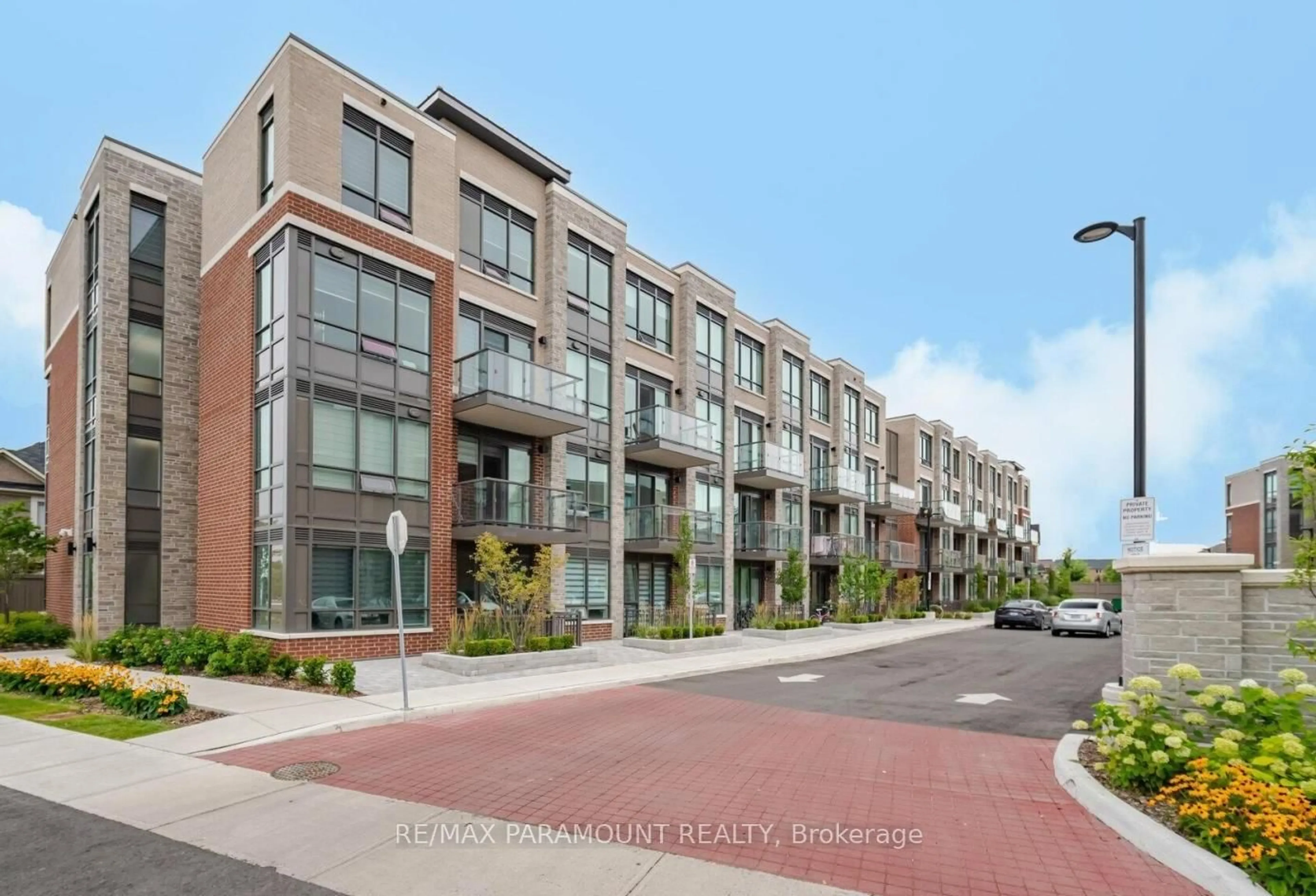 Patio, street for 85 Attmar Dr #330, Brampton Ontario L6P 0Y6