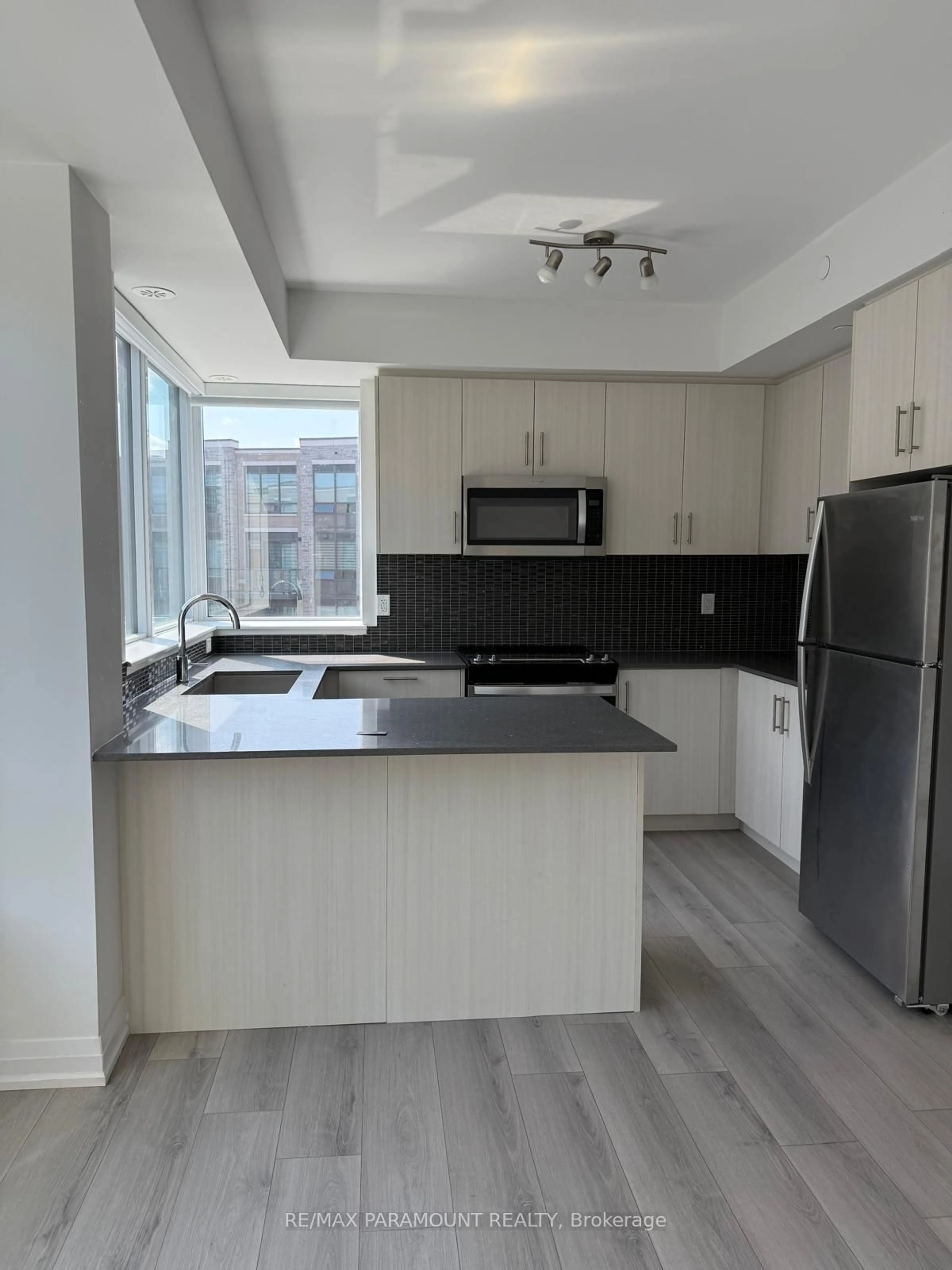 Open concept kitchen, unknown for 85 Attmar Dr #330, Brampton Ontario L6P 0Y6