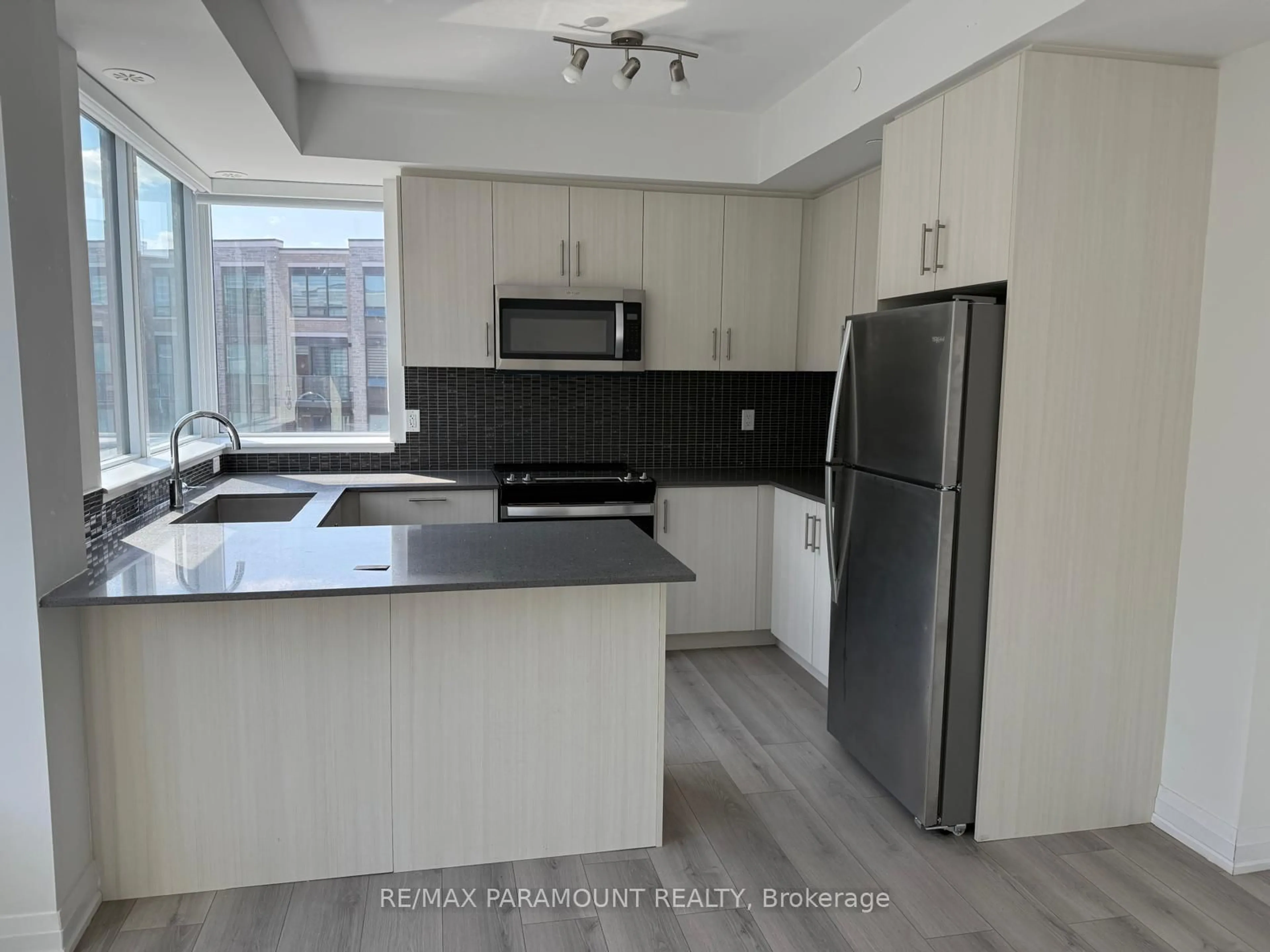 Unknown for 85 Attmar Dr #330, Brampton Ontario L6P 0Y6