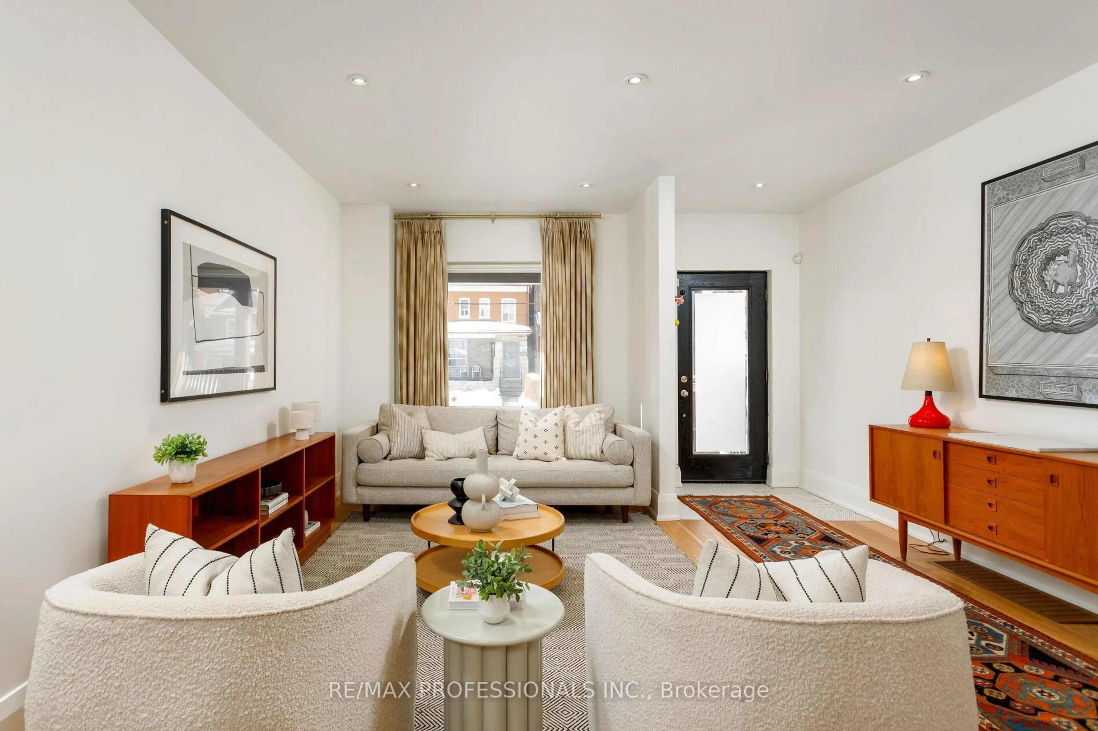 Living room with furniture, unknown for 163 1/2 Campbell Ave, Toronto Ontario M6P 3V3